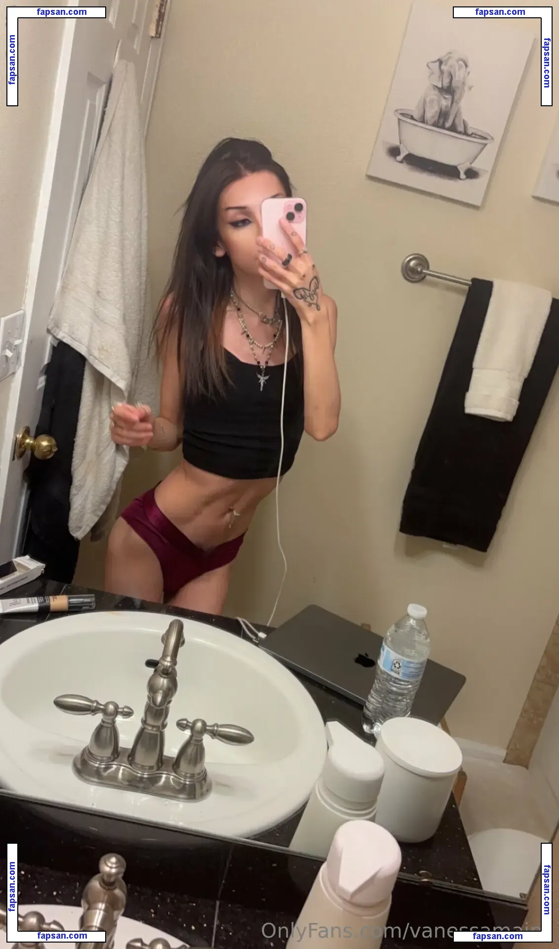 vanessamainz nude photo #0005 from OnlyFans