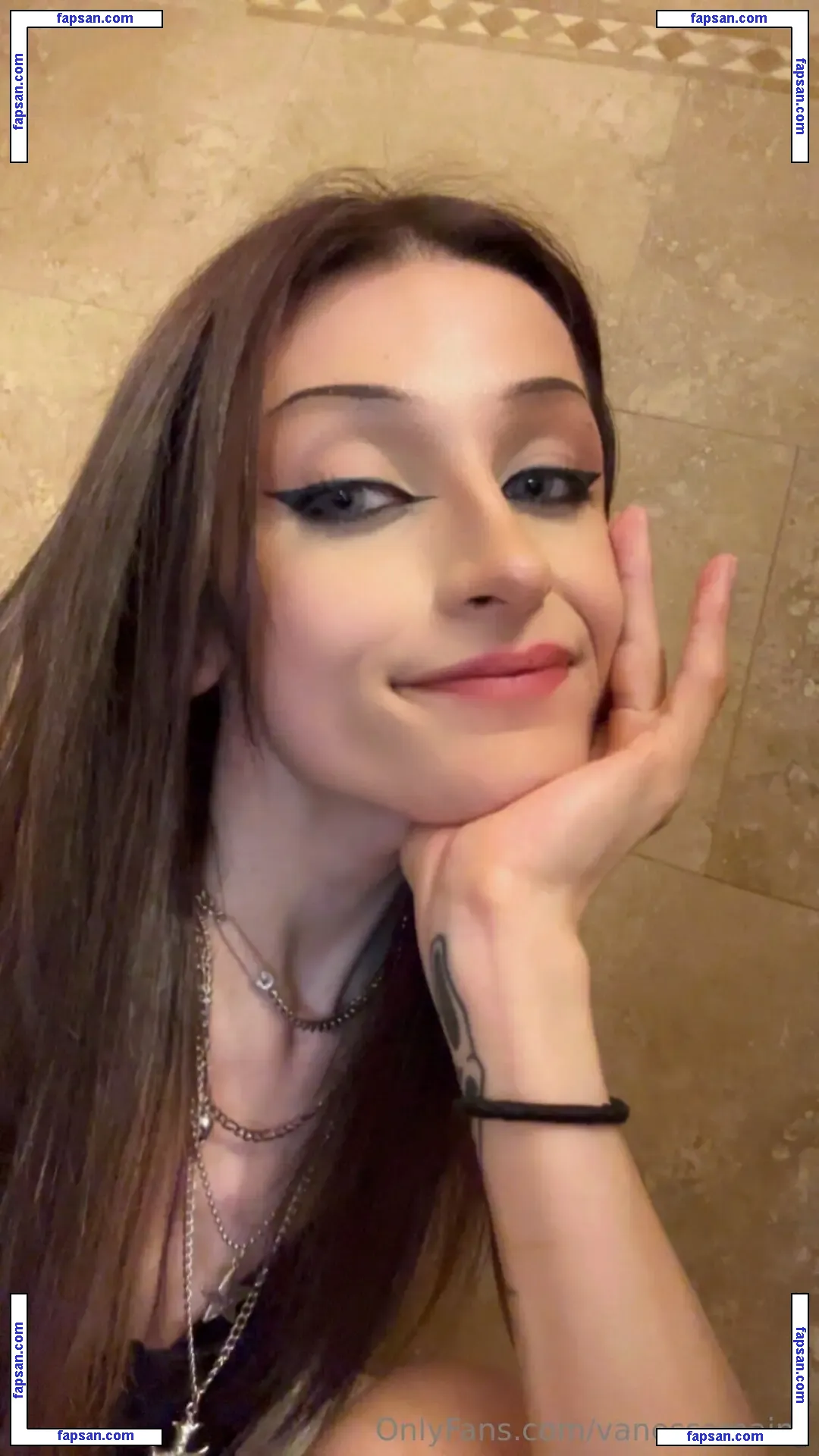 vanessamainz nude photo #0008 from OnlyFans