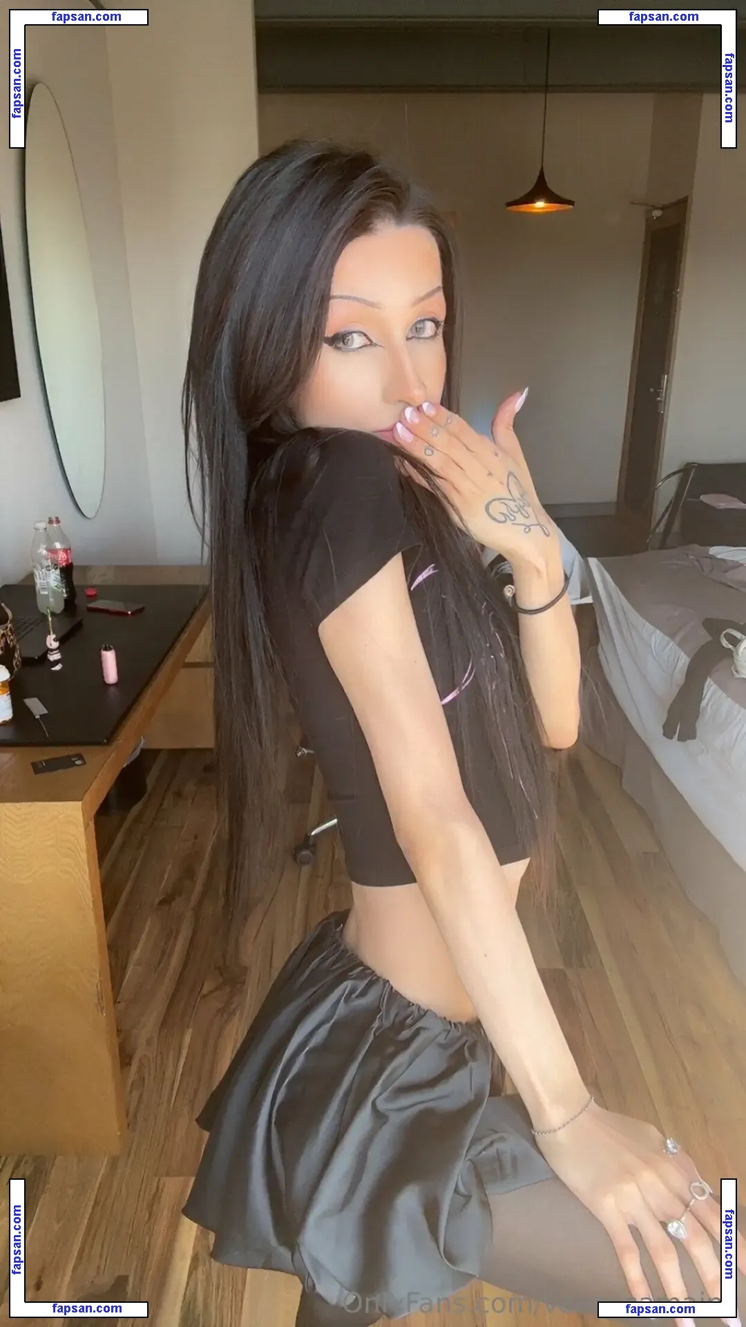 vanessamainz nude photo #0015 from OnlyFans