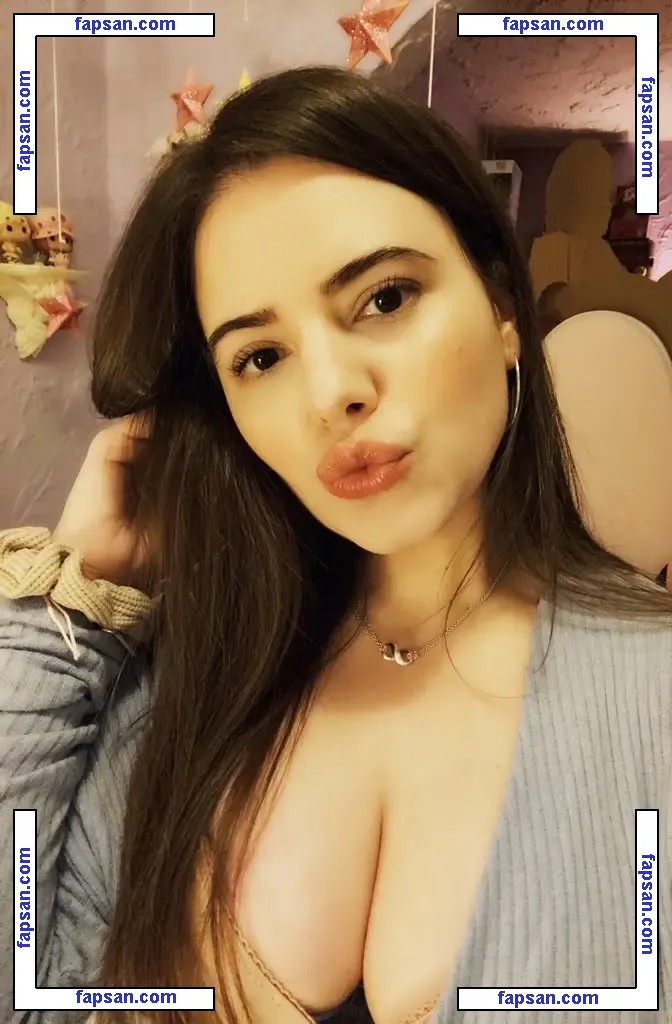 Vanessinator nude photo #0006 from OnlyFans