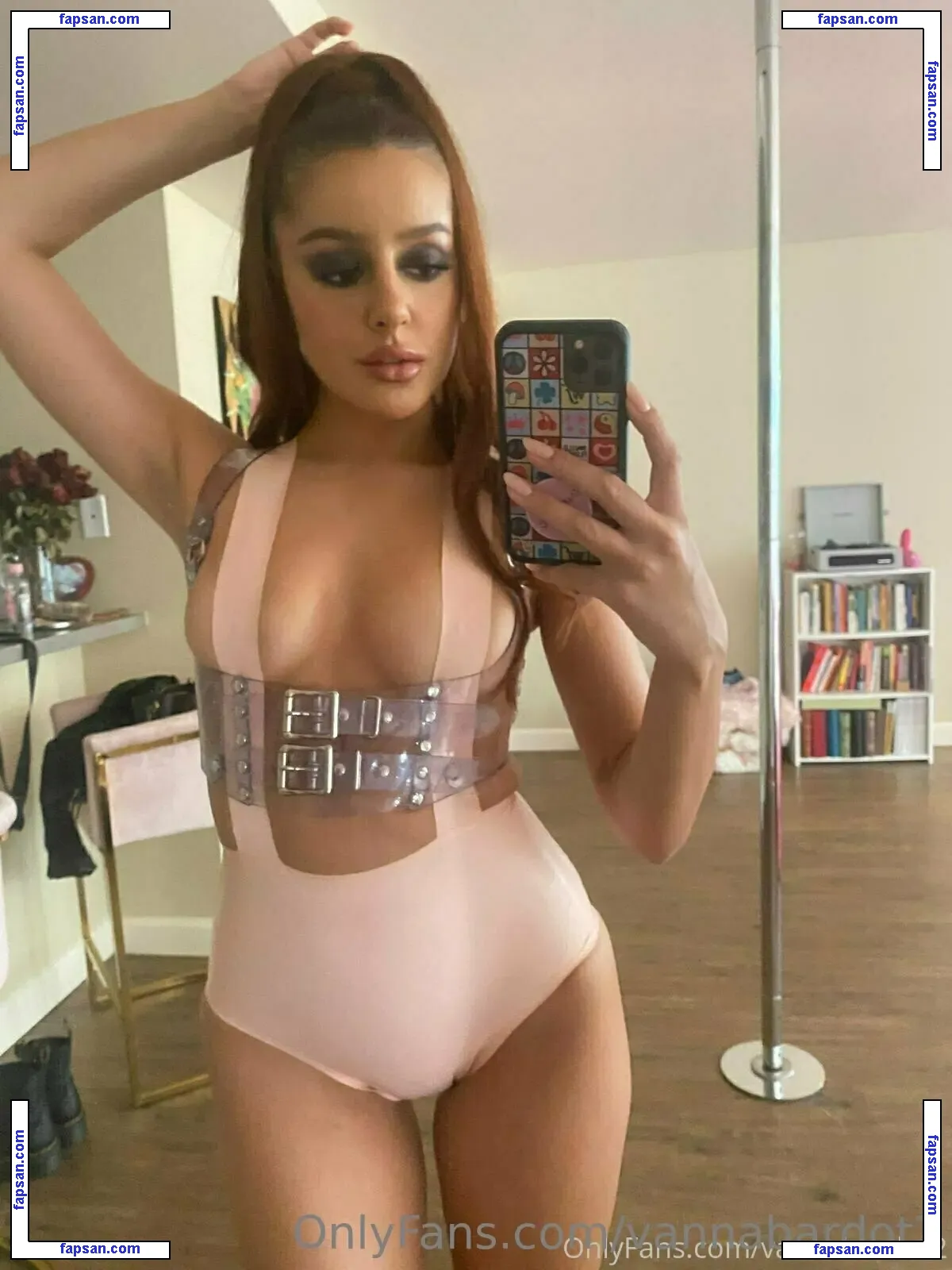 vannabardot2 nude photo #0026 from OnlyFans