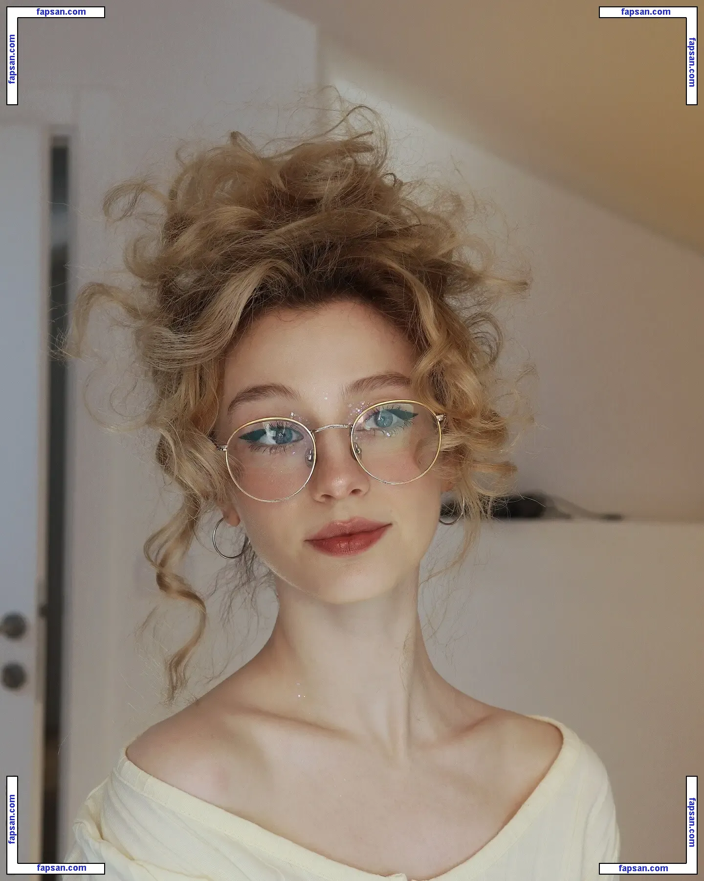 Vanya Jagnić nude photo #0003 from OnlyFans