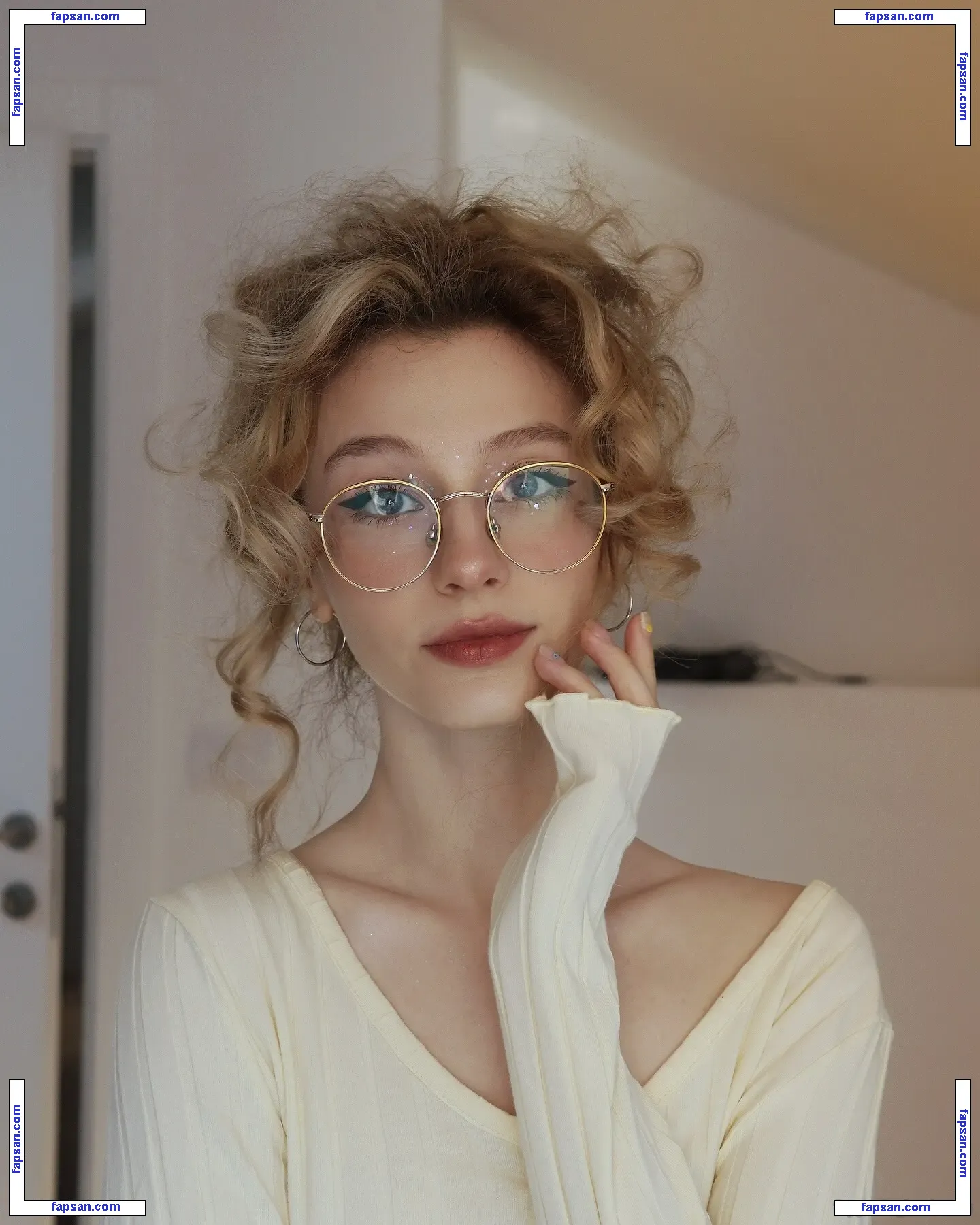 Vanya Jagnić nude photo #0026 from OnlyFans