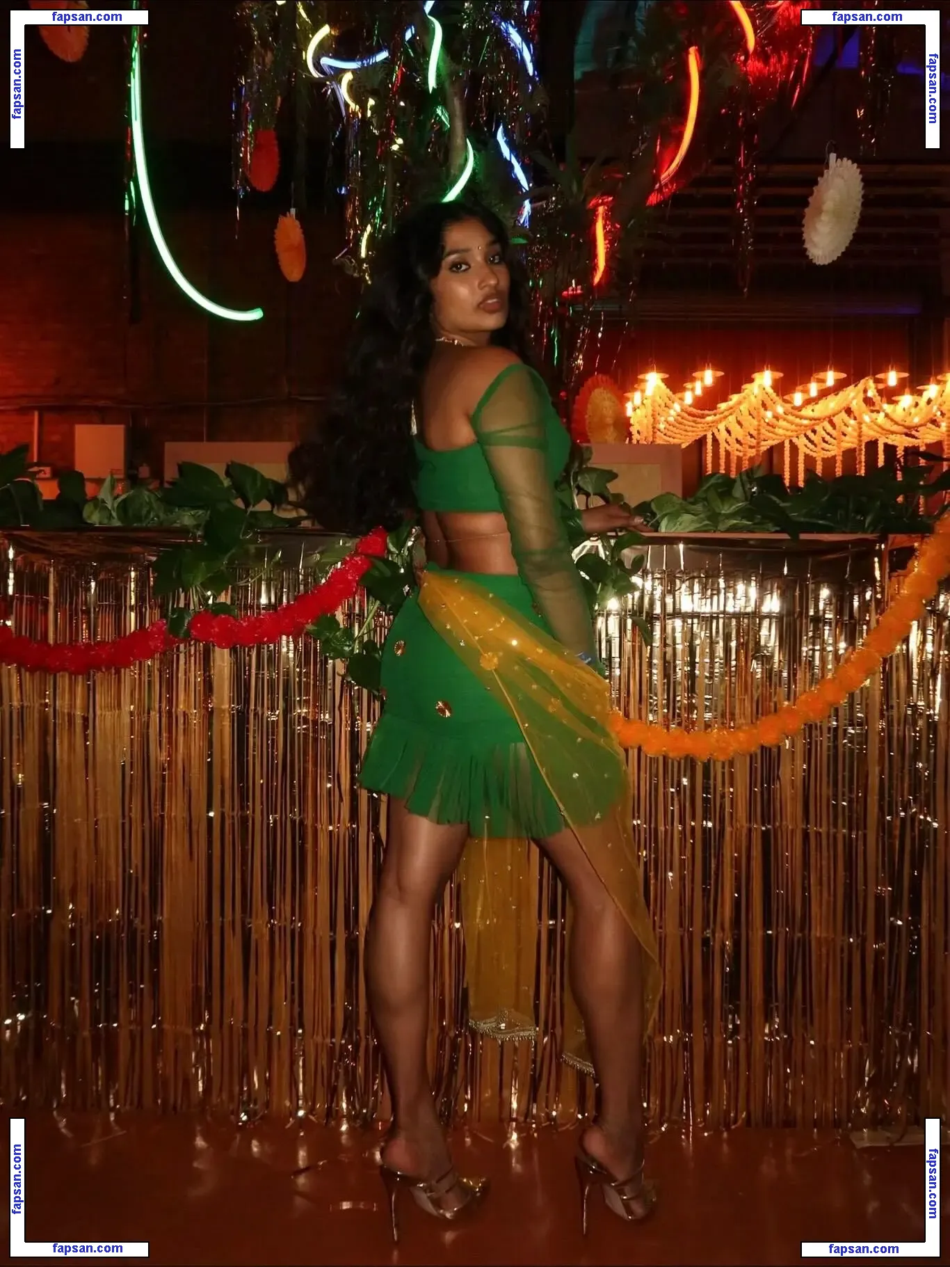 Varada Sethu голая фото #0024 с Онлифанс