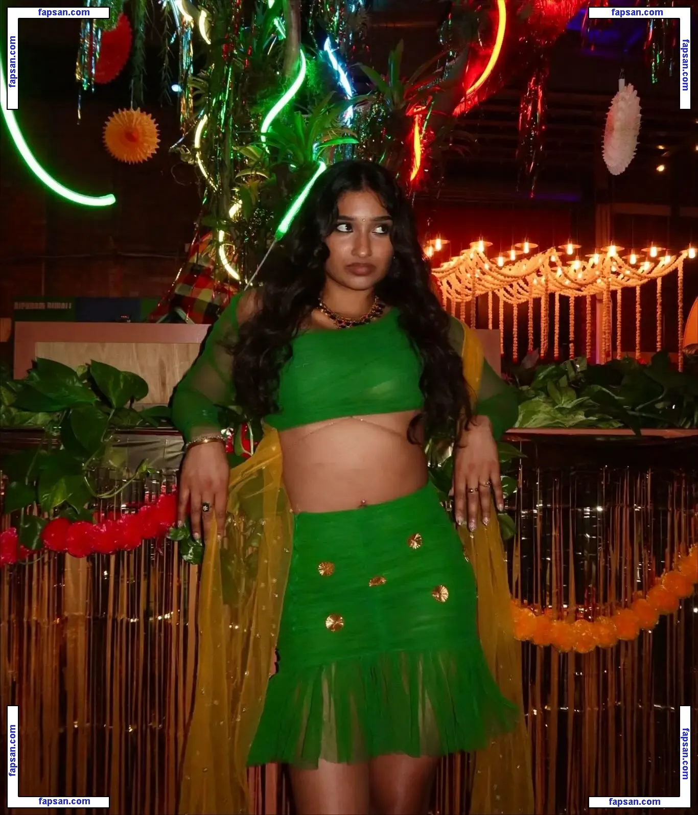 Varada Sethu голая фото #0026 с Онлифанс