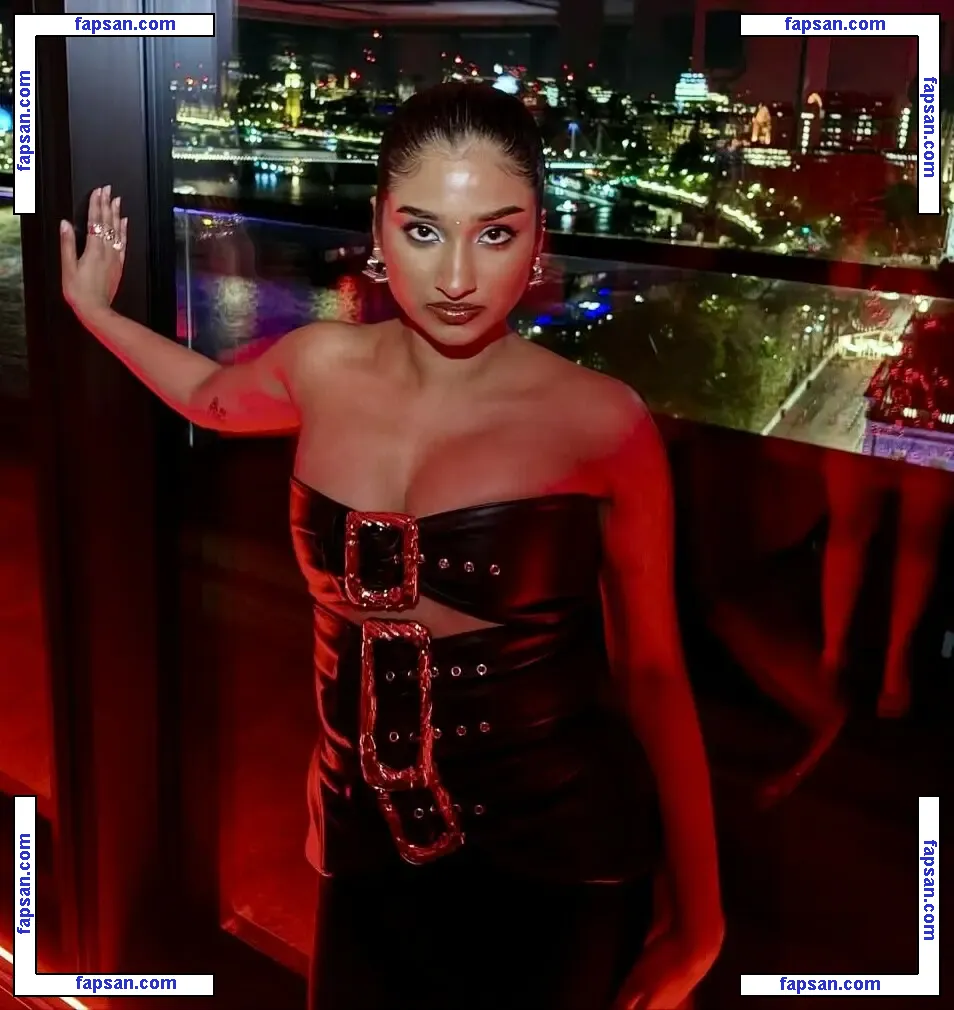 Varada Sethu голая фото #0051 с Онлифанс