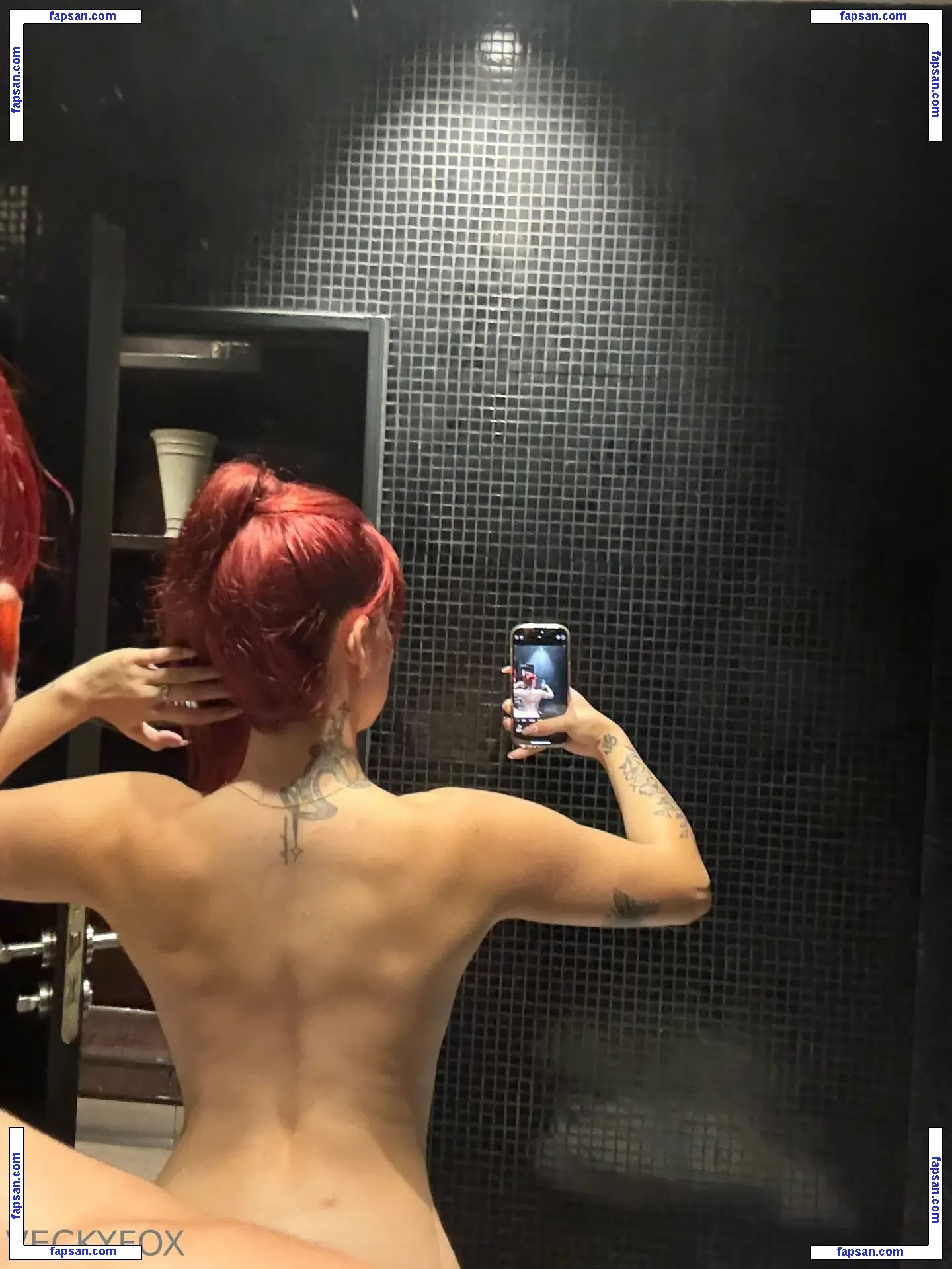 veckyfox nude photo #0010 from OnlyFans