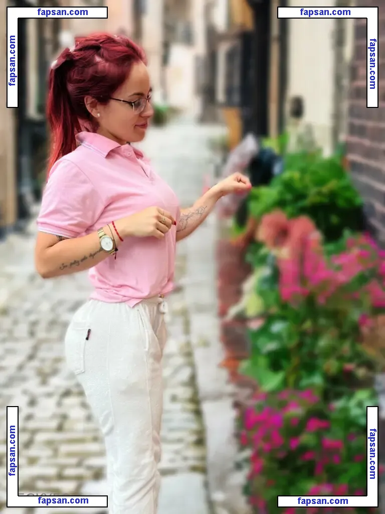 veckyfox nude photo #0019 from OnlyFans