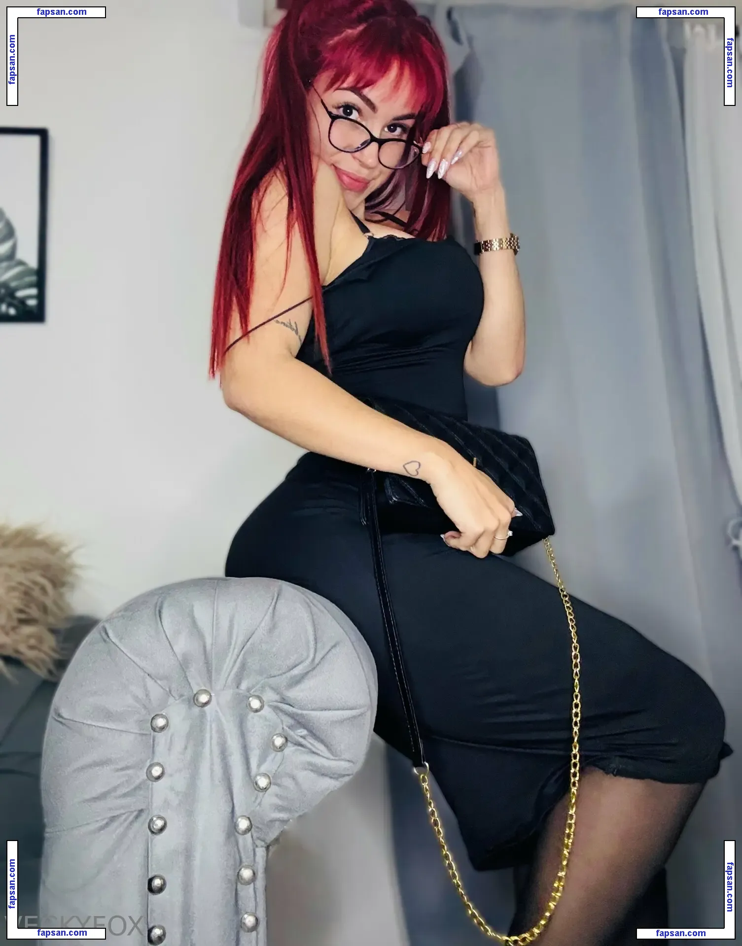 veckyfox nude photo #0020 from OnlyFans