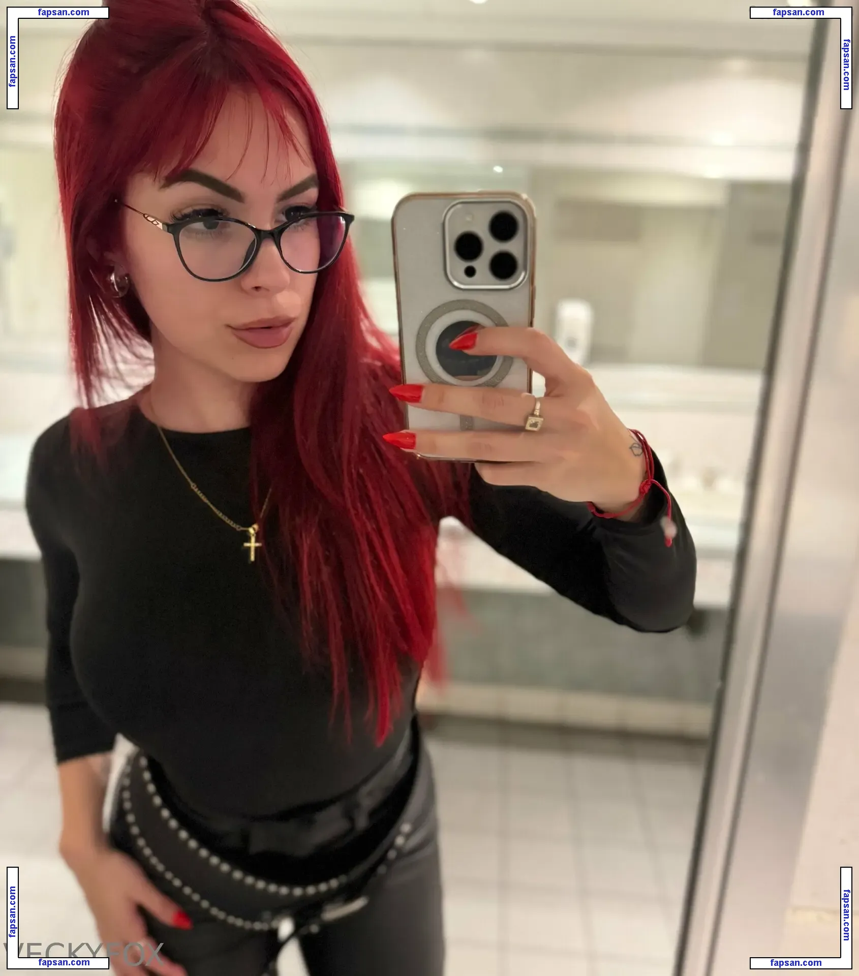 veckyfox nude photo #0034 from OnlyFans