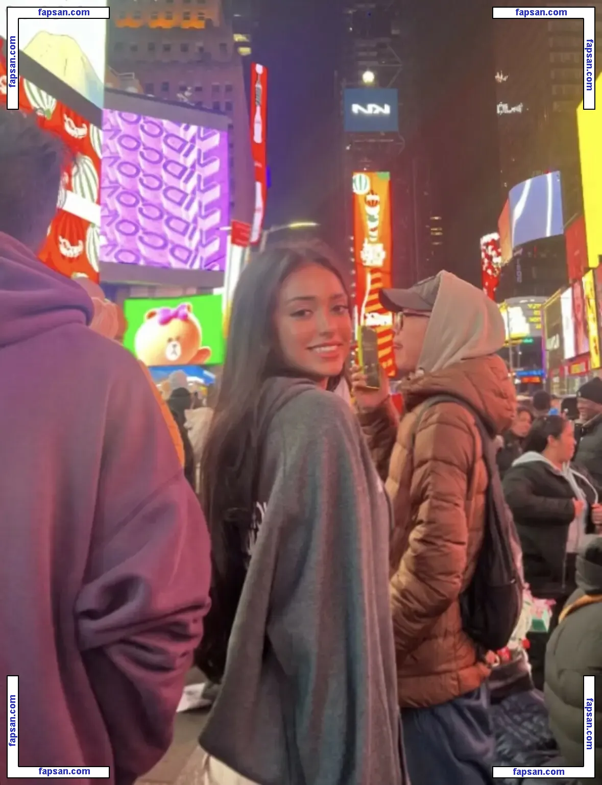 Veda Viswanath голая фото #0005 с Онлифанс