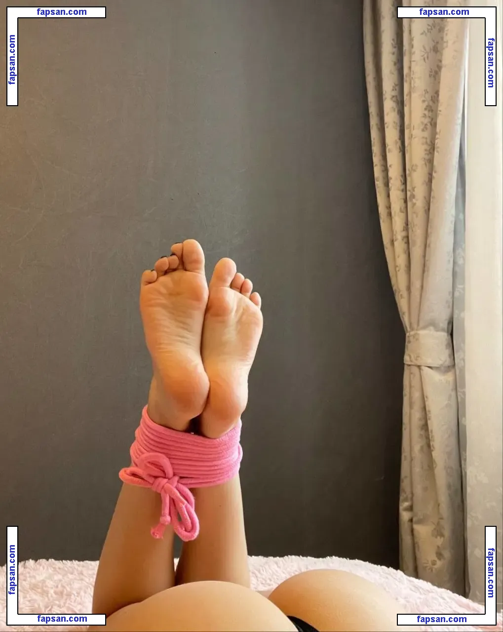 Vellari_feet nude photo #0004 from OnlyFans