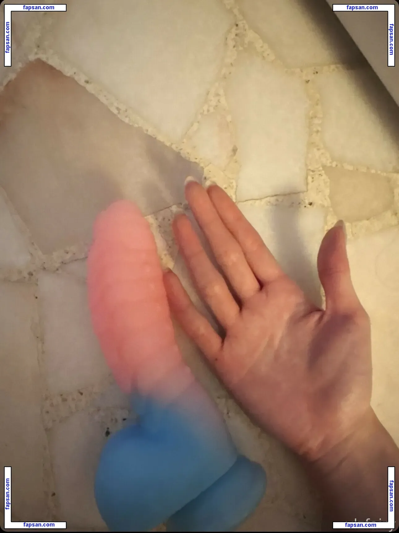 vellezy nude photo #0010 from OnlyFans