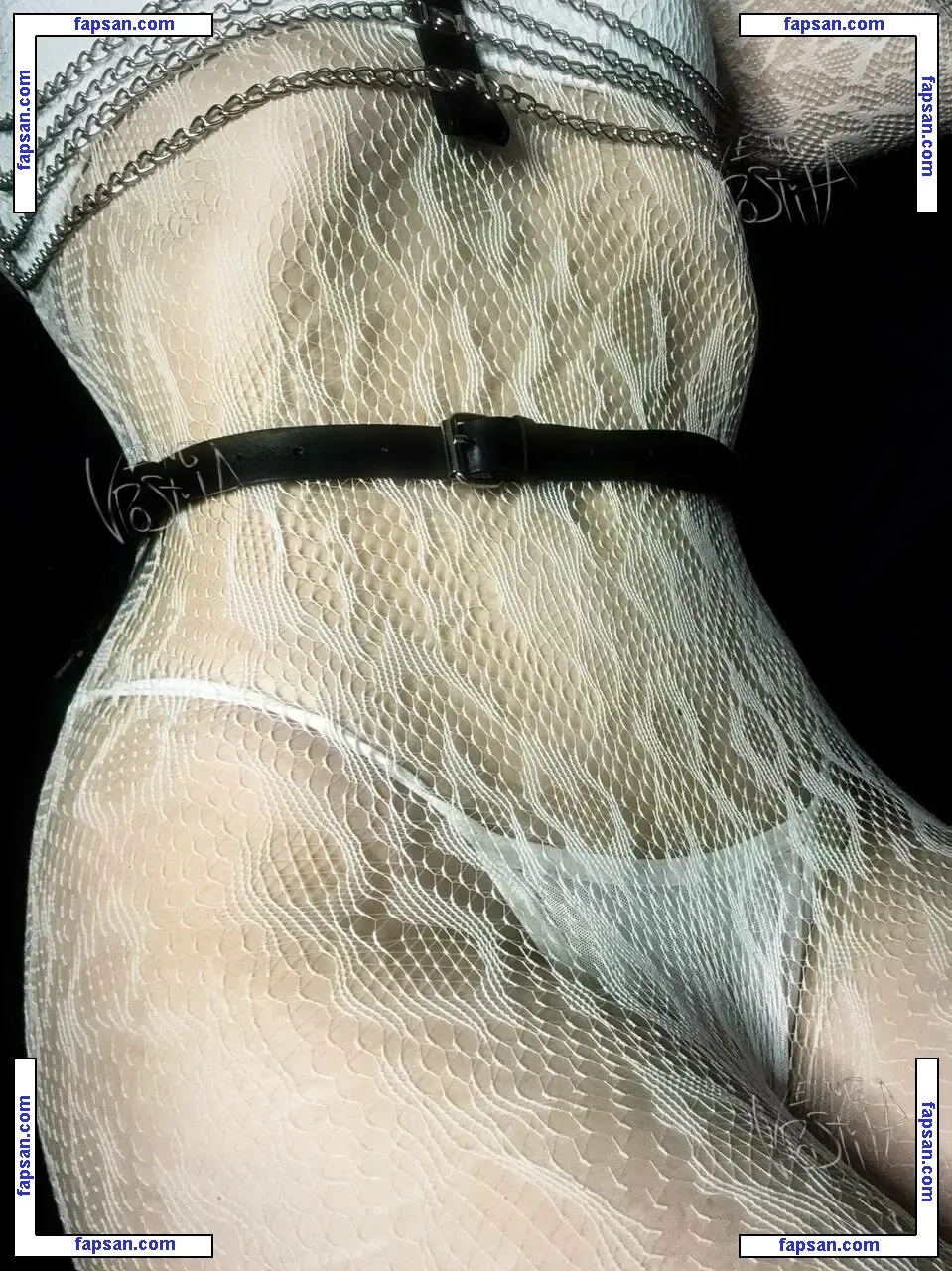 vengapostit голая фото #0011 с Онлифанс