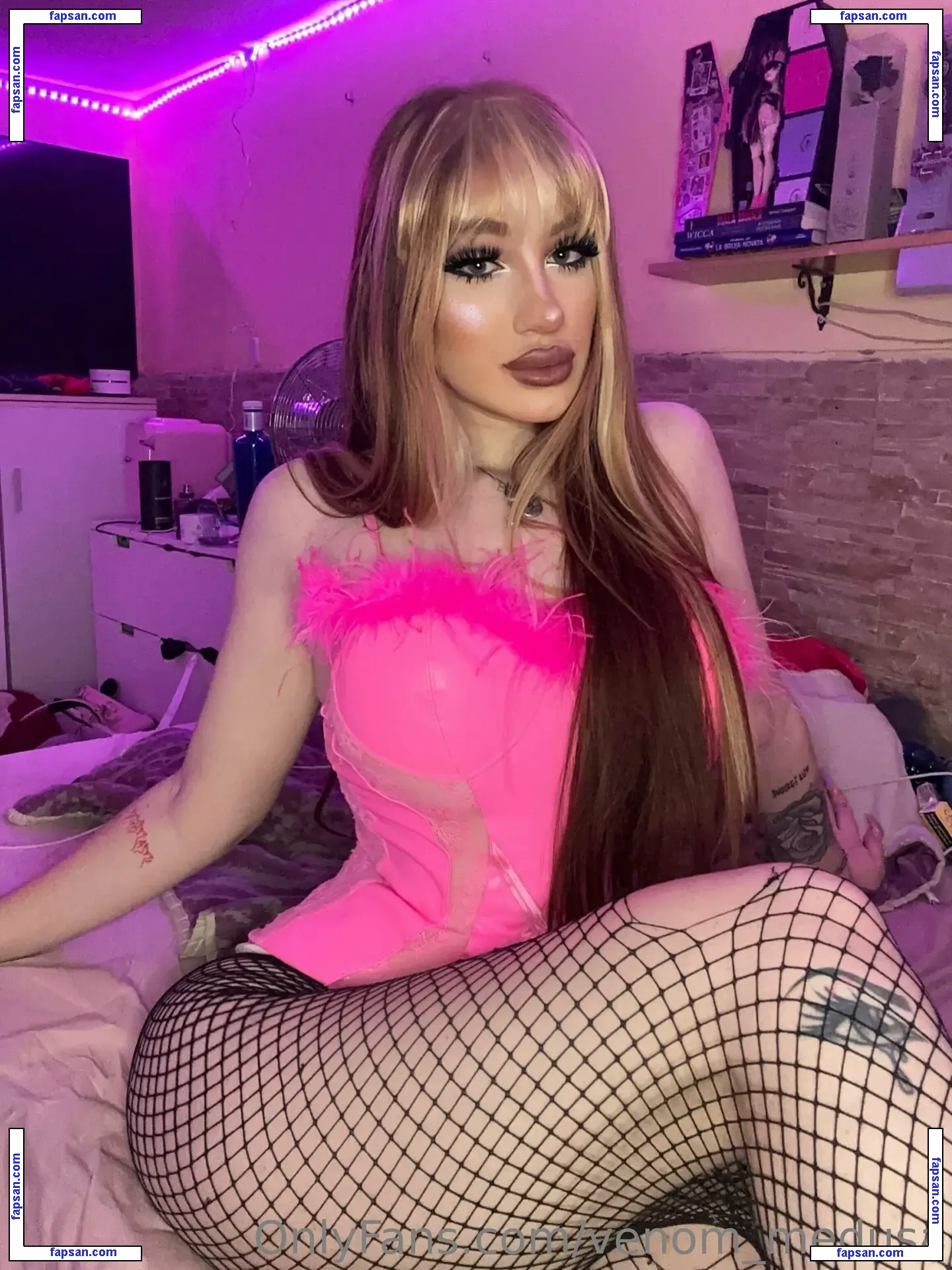 Venom Medusa nude photo #0123 from OnlyFans