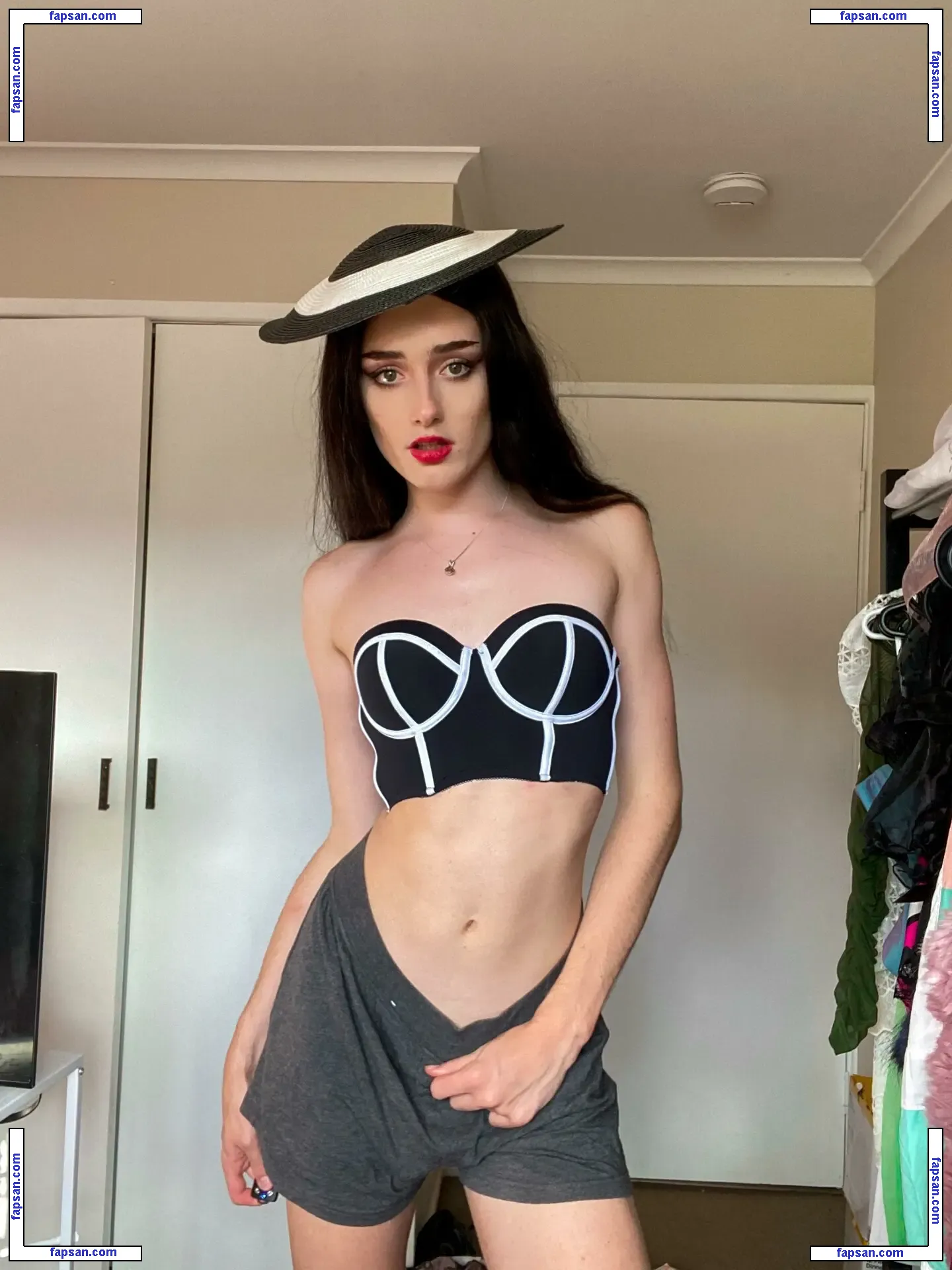 Venus Moorez nude photo #0025 from OnlyFans