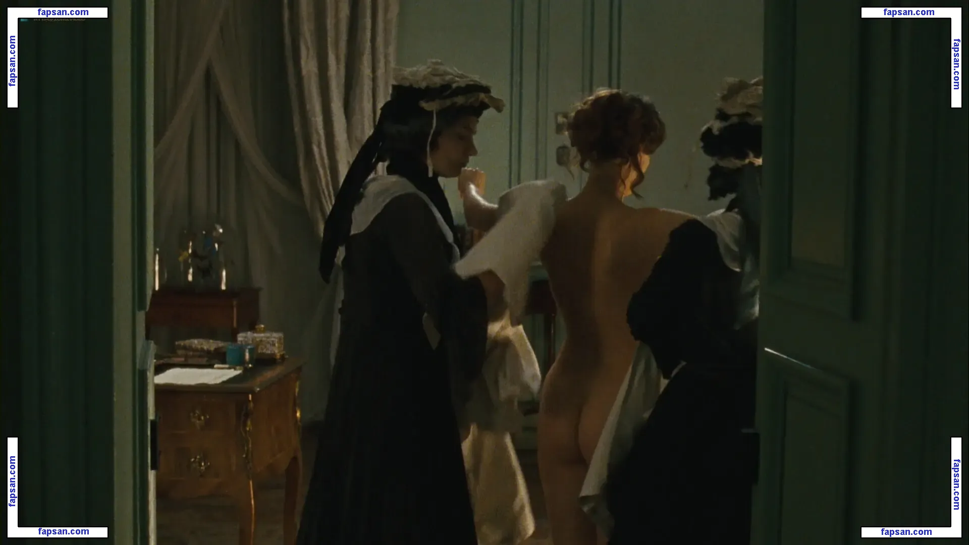 Vera Farmiga nude photo #0371 from OnlyFans