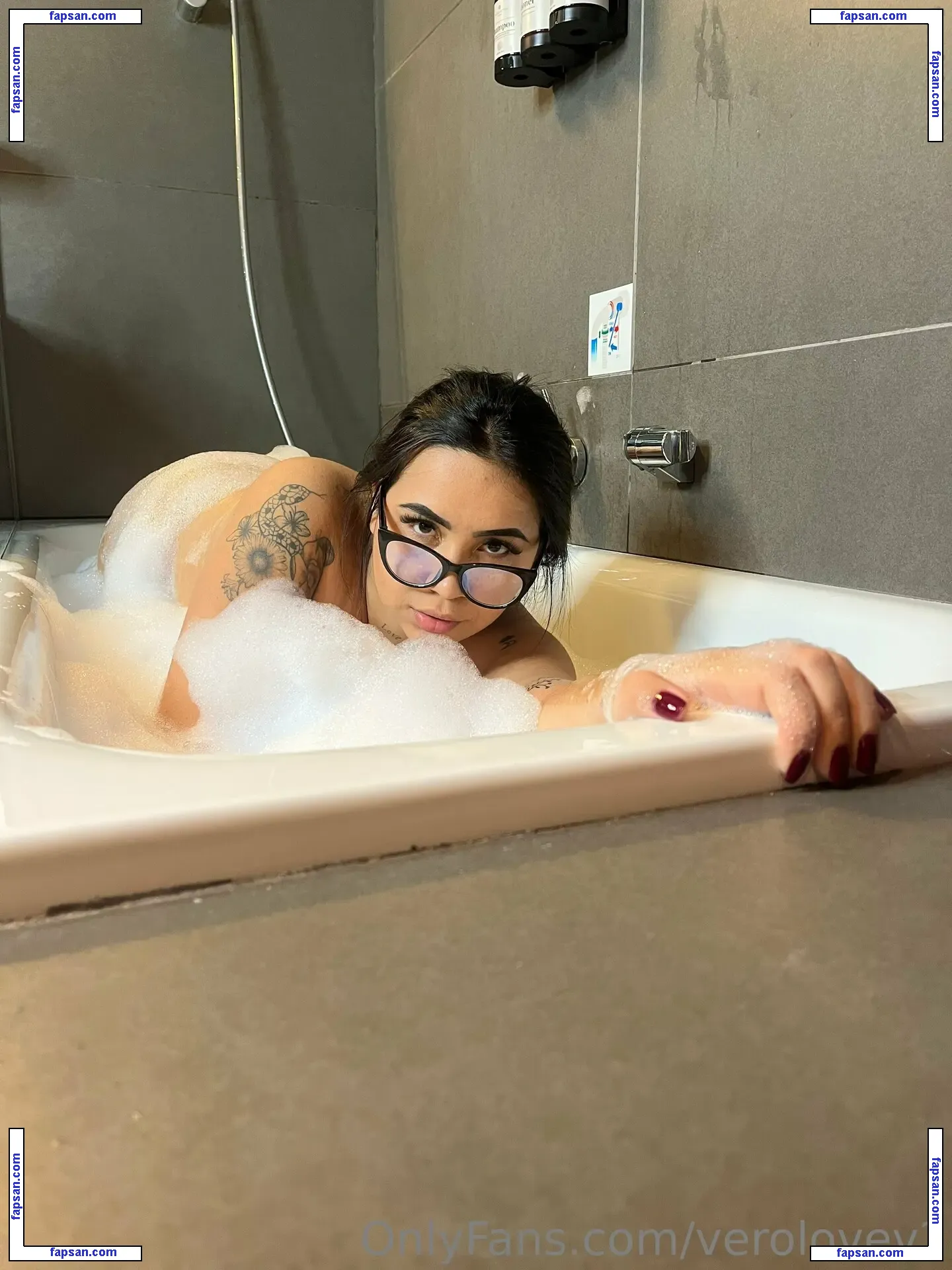 verolovev2 nude photo #0010 from OnlyFans