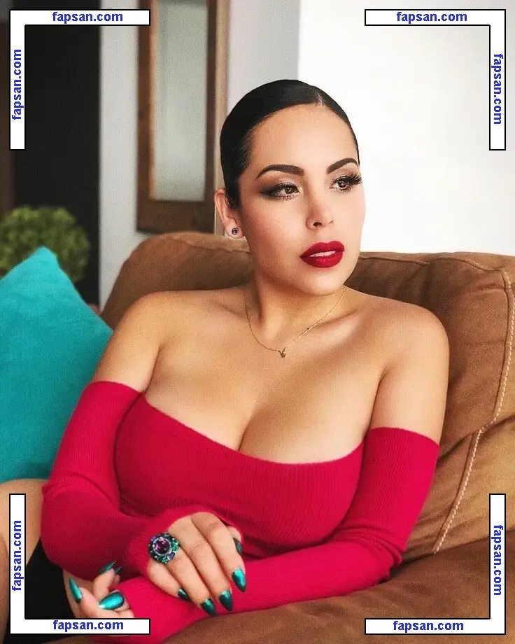 Verónica Flores nude photo #0024 from OnlyFans