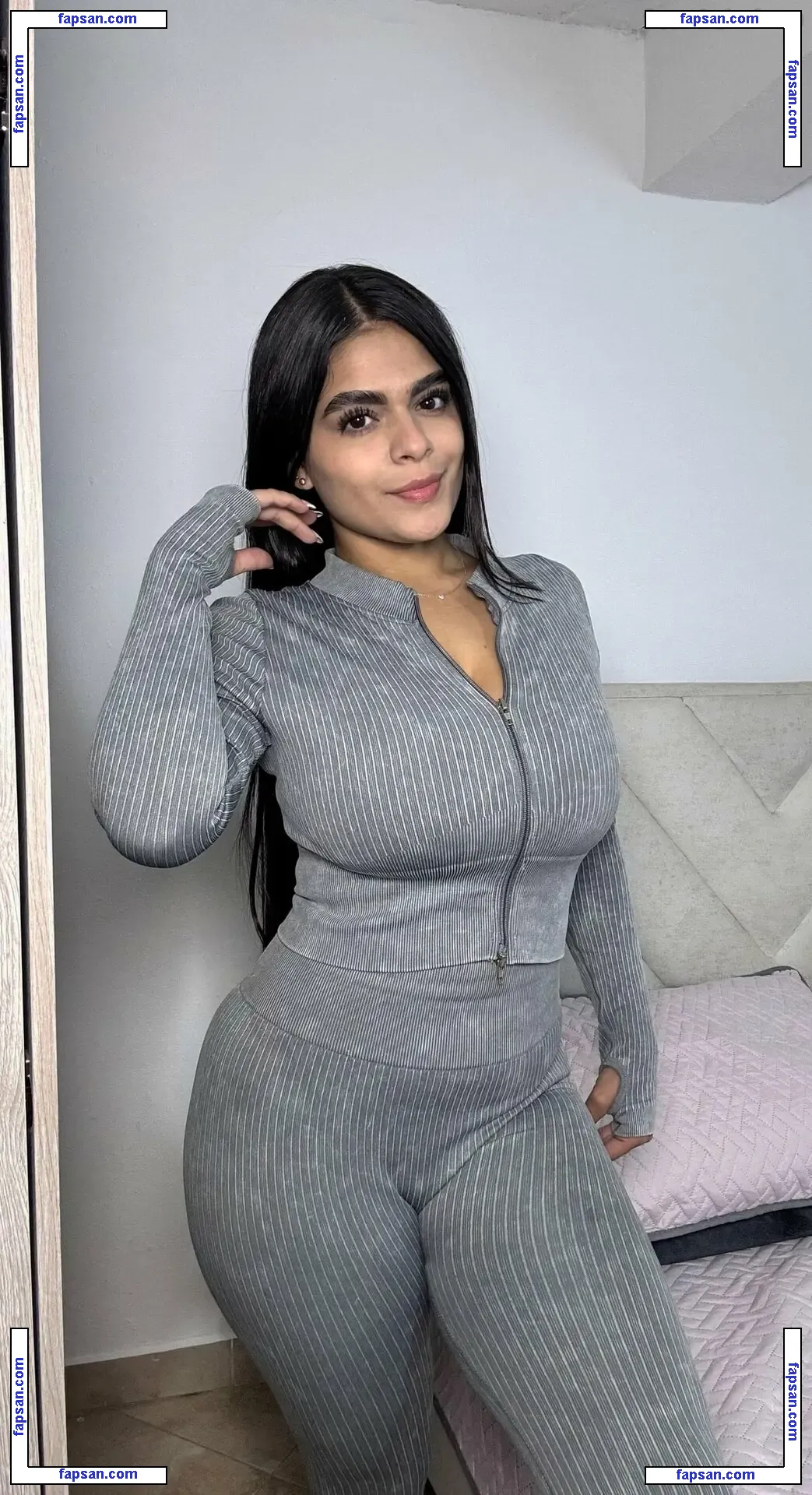 veronica.juggs голая фото #0015 с Онлифанс