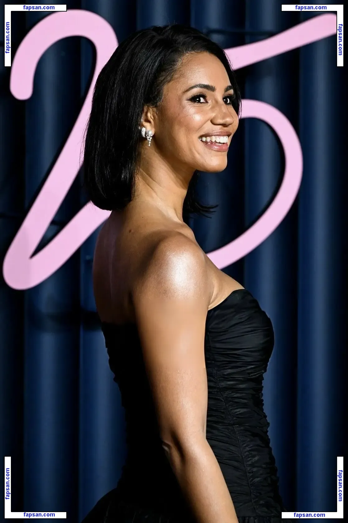 Vick Hope nude photo #0446 from OnlyFans