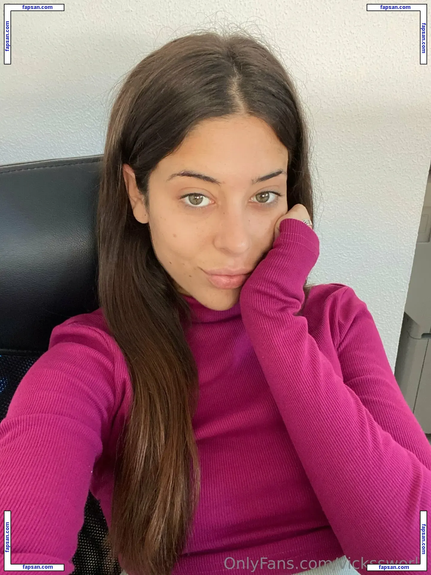Vickssworld nude photo #0013 from OnlyFans