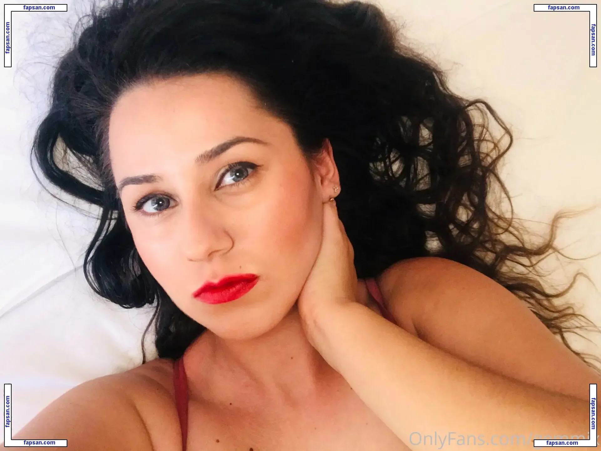 vicktoriabluefree nude photo #0024 from OnlyFans