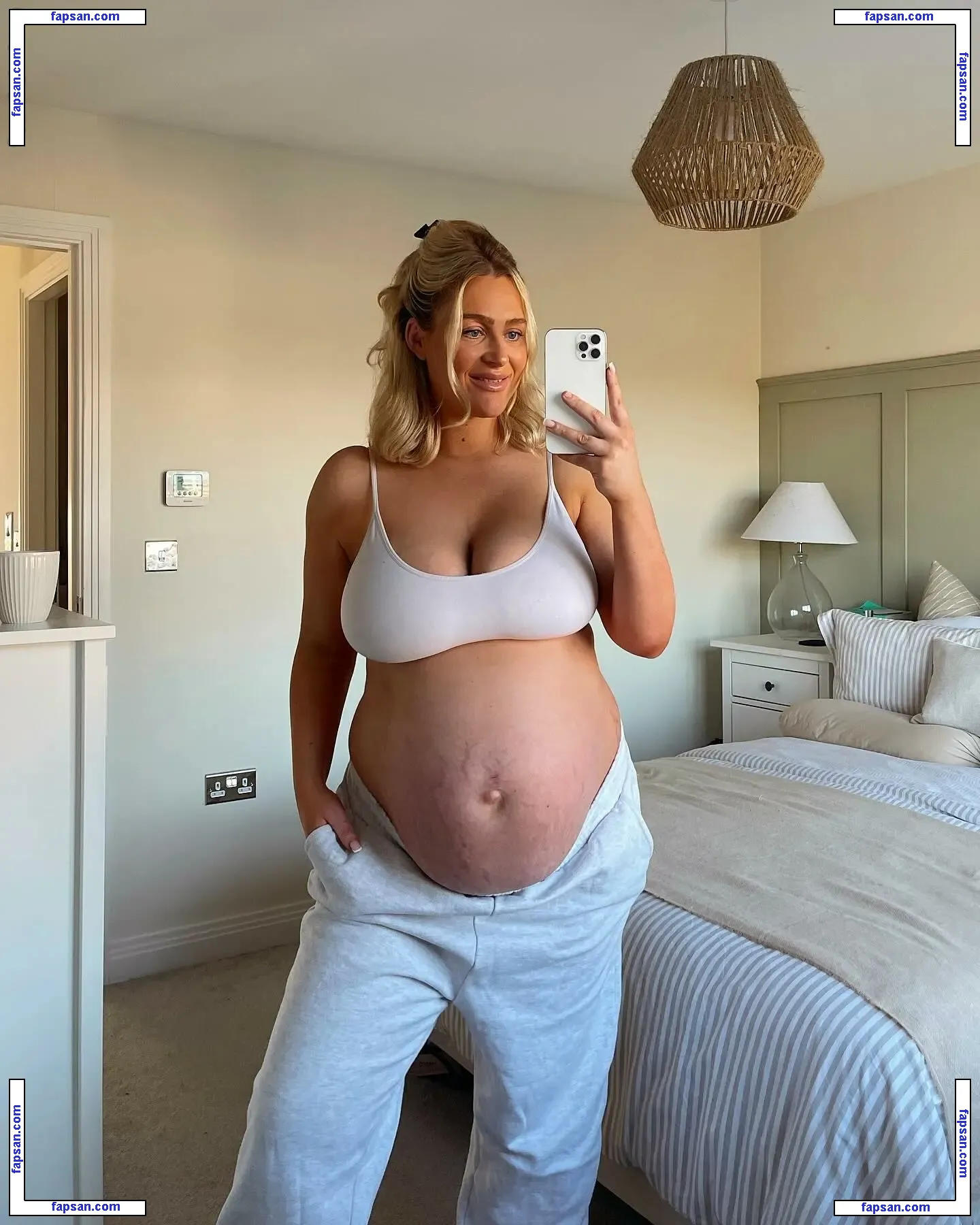 Victoria Hearn nude photo #0006 from OnlyFans