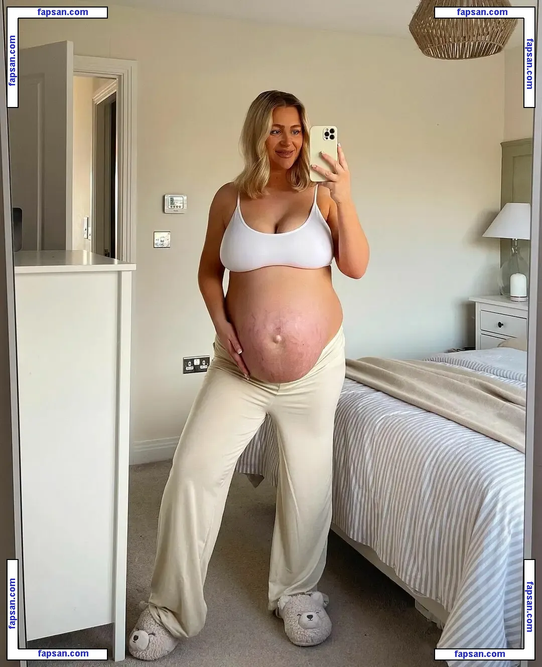 Victoria Hearn nude photo #0008 from OnlyFans