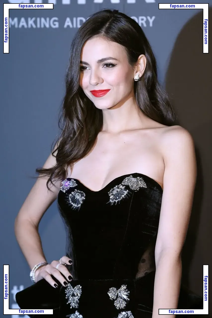 Victoria Justice голая фото #0212 с Онлифанс