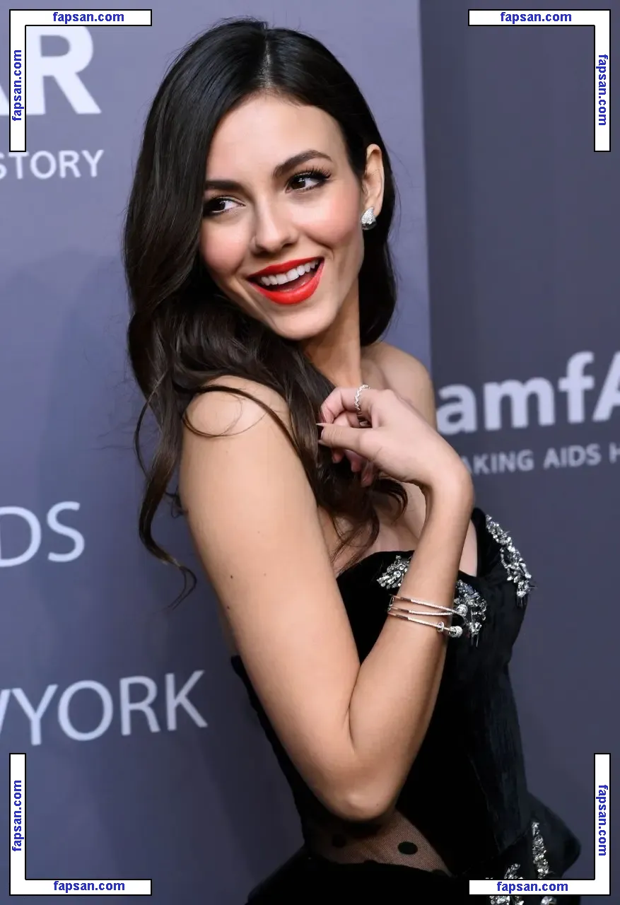 Victoria Justice голая фото #0215 с Онлифанс