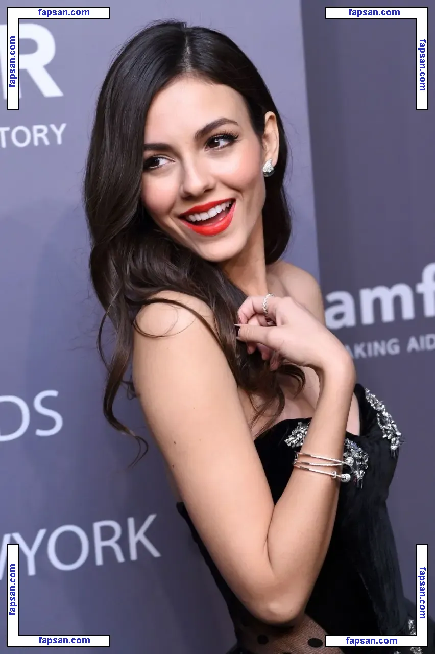 Victoria Justice голая фото #0216 с Онлифанс