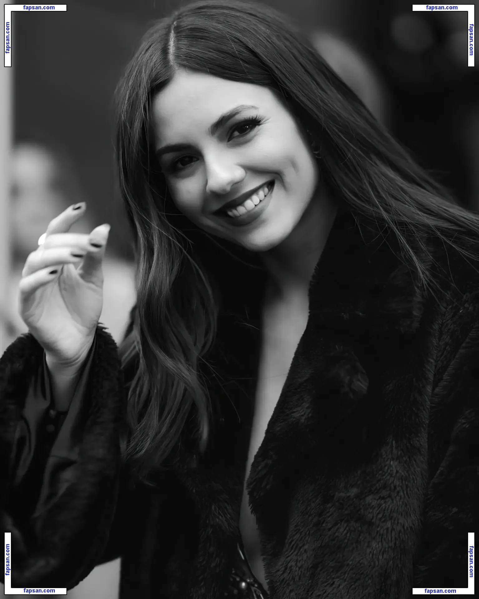 Victoria Justice голая фото #0905 с Онлифанс