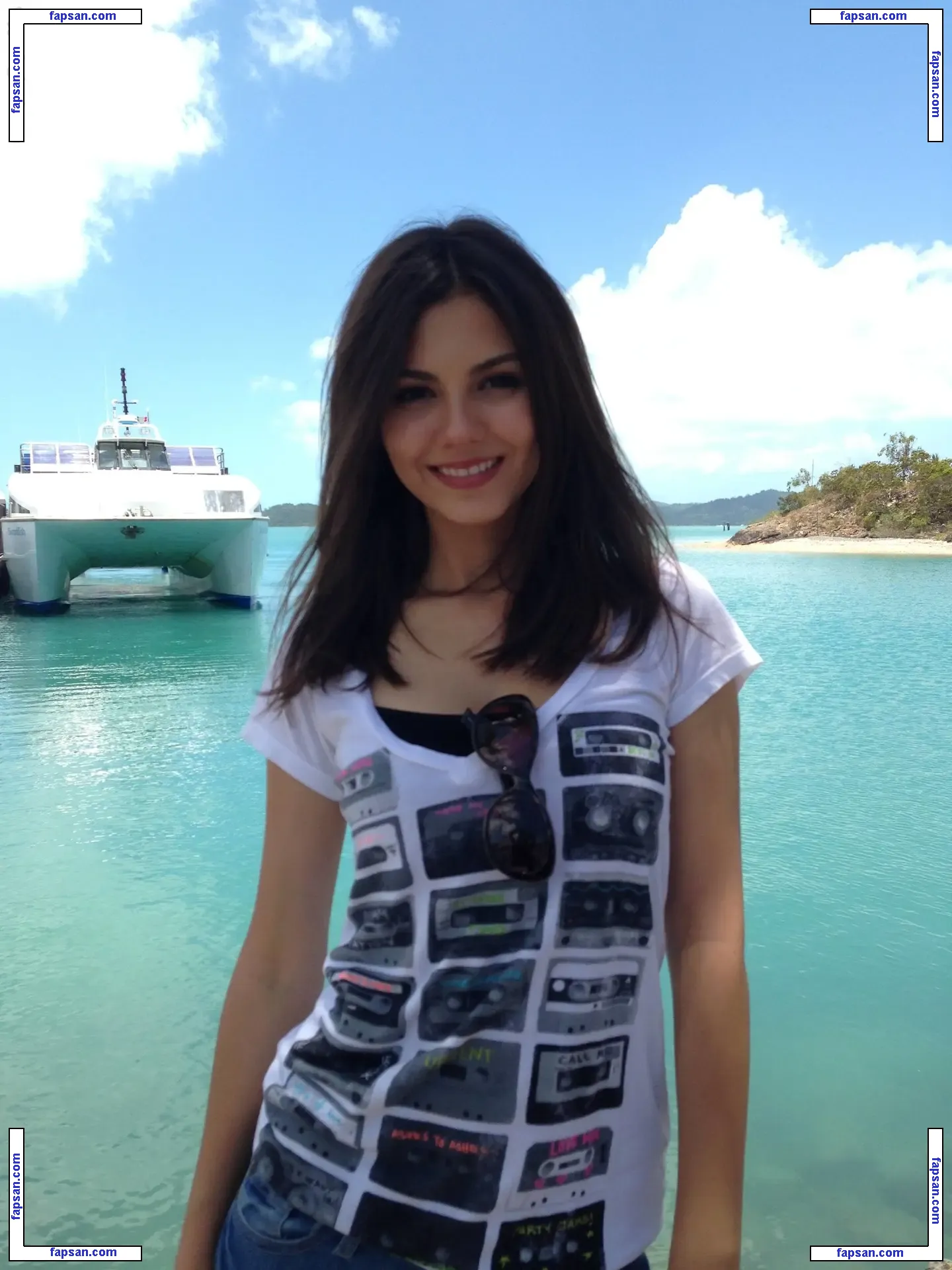 Victoria Justice голая фото #1240 с Онлифанс