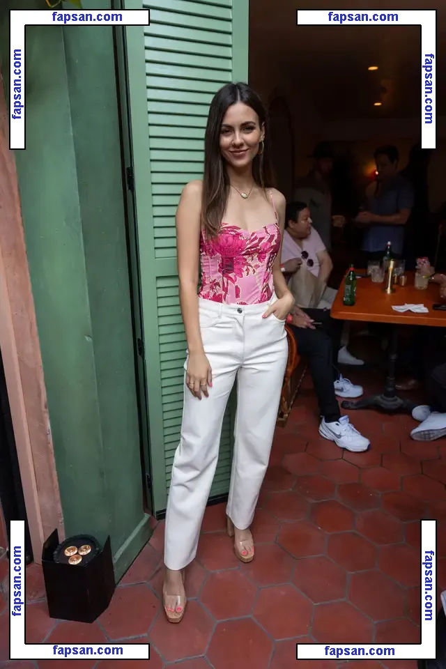 Victoria Justice голая фото #1500 с Онлифанс