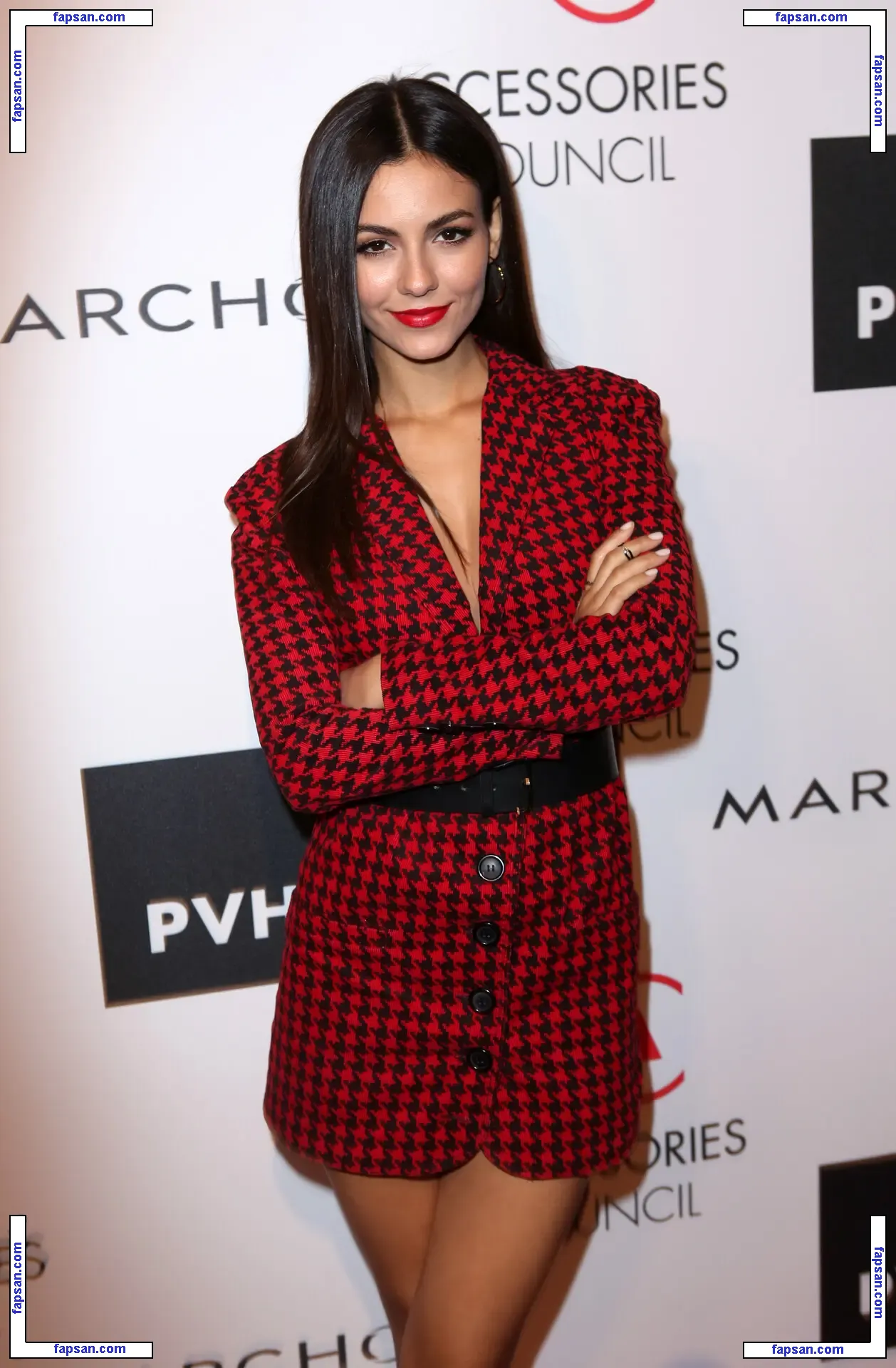 Victoria Justice голая фото #1600 с Онлифанс