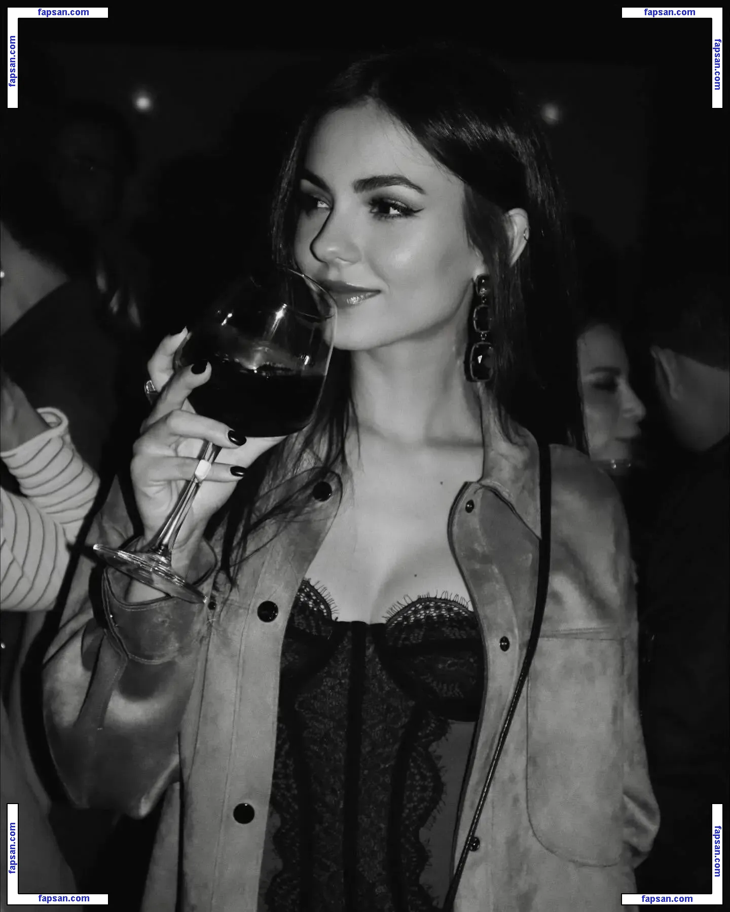 Victoria Justice голая фото #1767 с Онлифанс