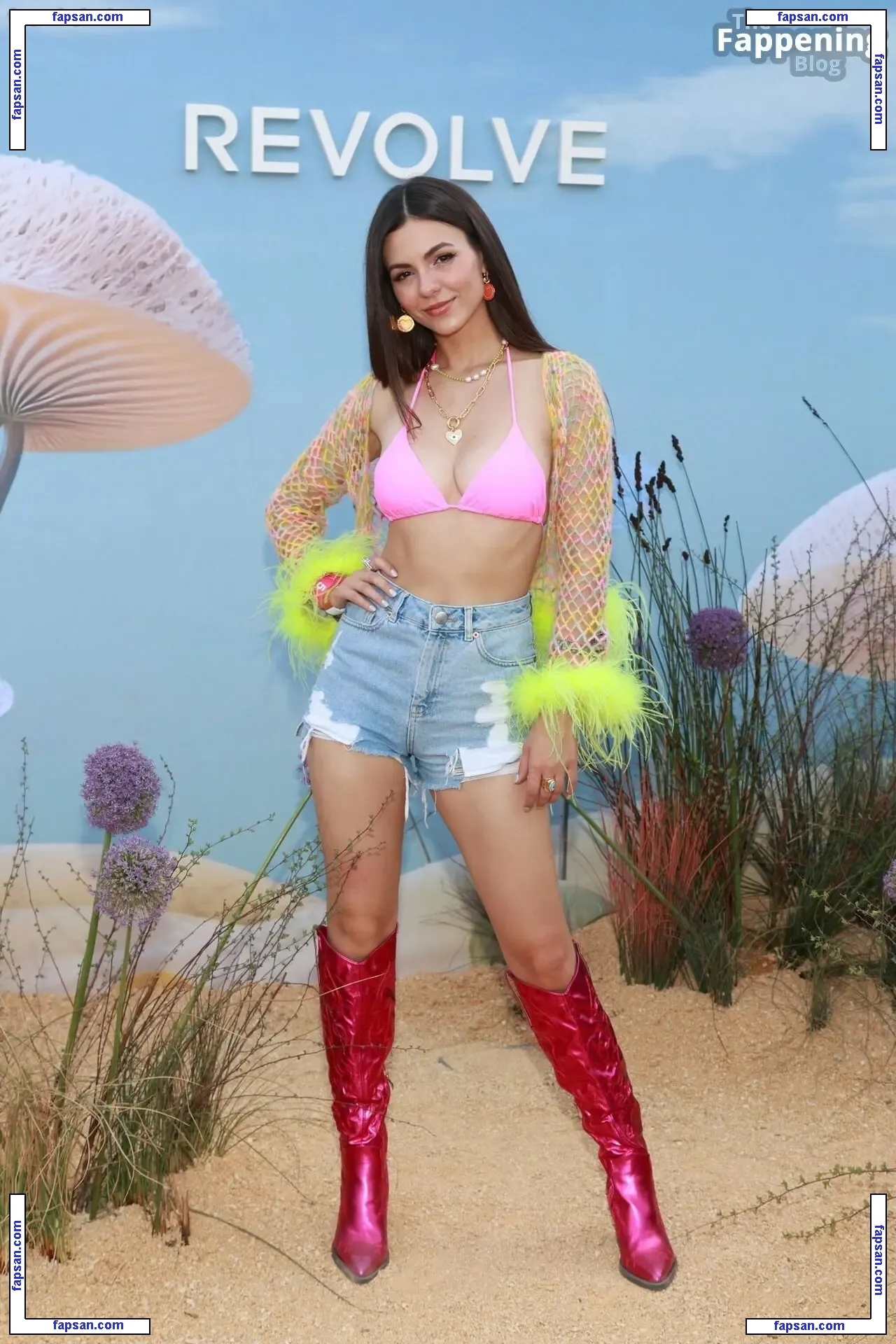 Victoria Justice голая фото #1801 с Онлифанс