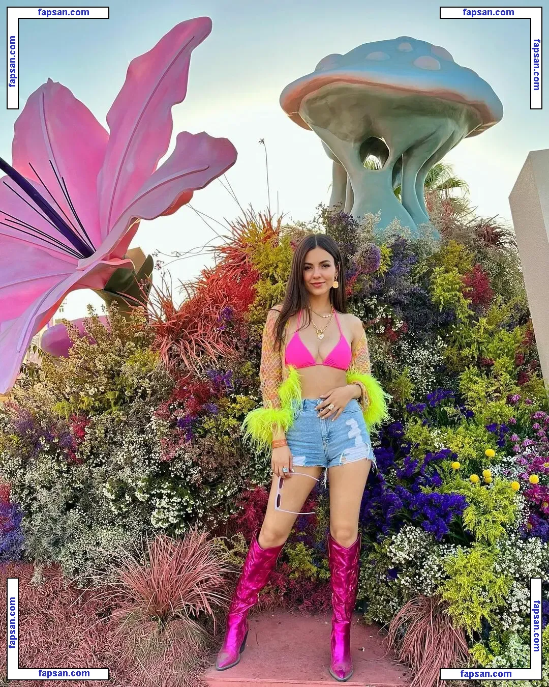 Victoria Justice голая фото #1840 с Онлифанс
