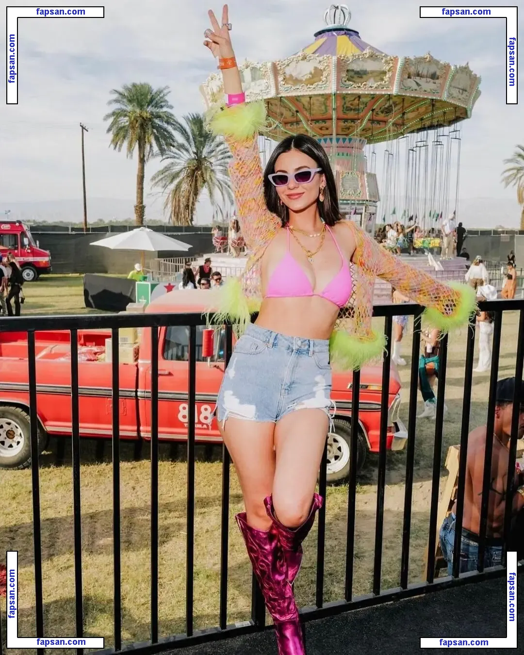 Victoria Justice голая фото #1847 с Онлифанс