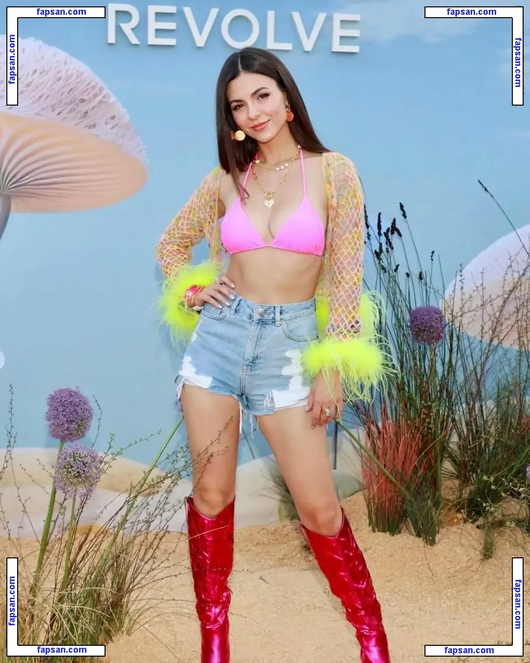 Victoria Justice голая фото #1850 с Онлифанс