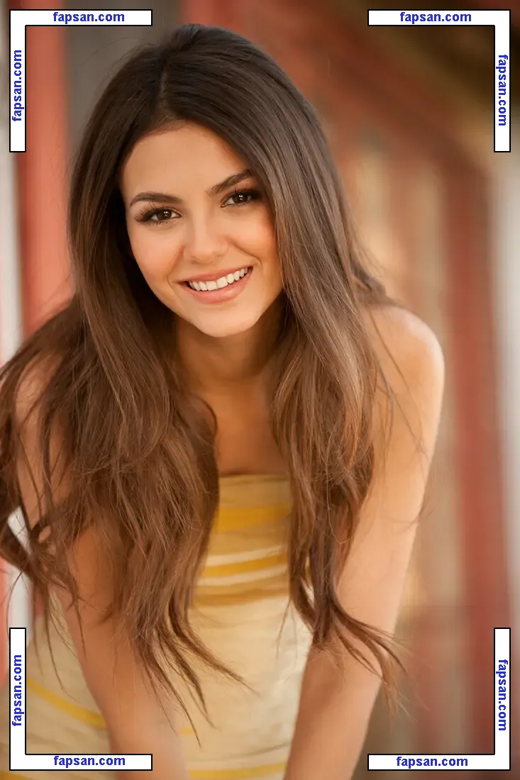 Victoria Justice nude photo #1914 from OnlyFans