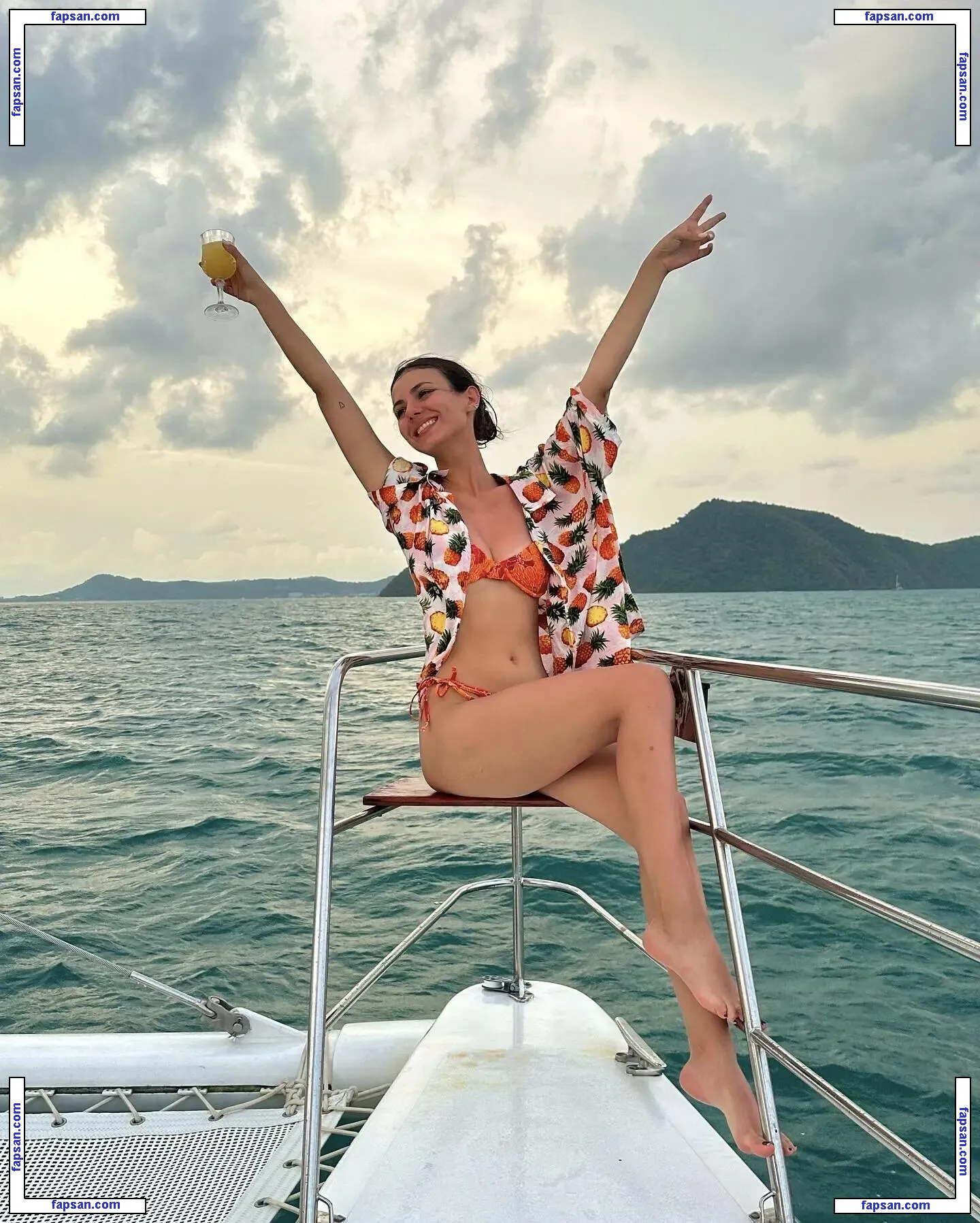Victoria Justice nude photo #1967 from OnlyFans