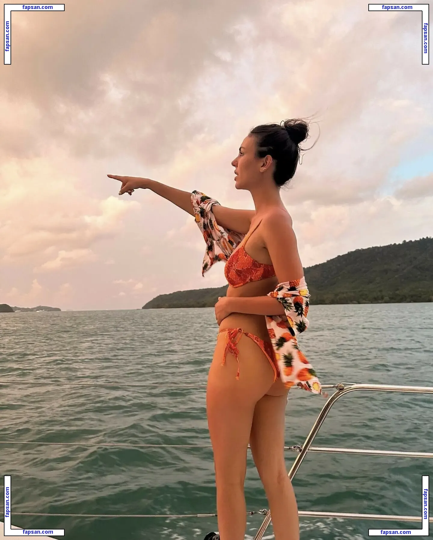 Victoria Justice nude photo #1968 from OnlyFans