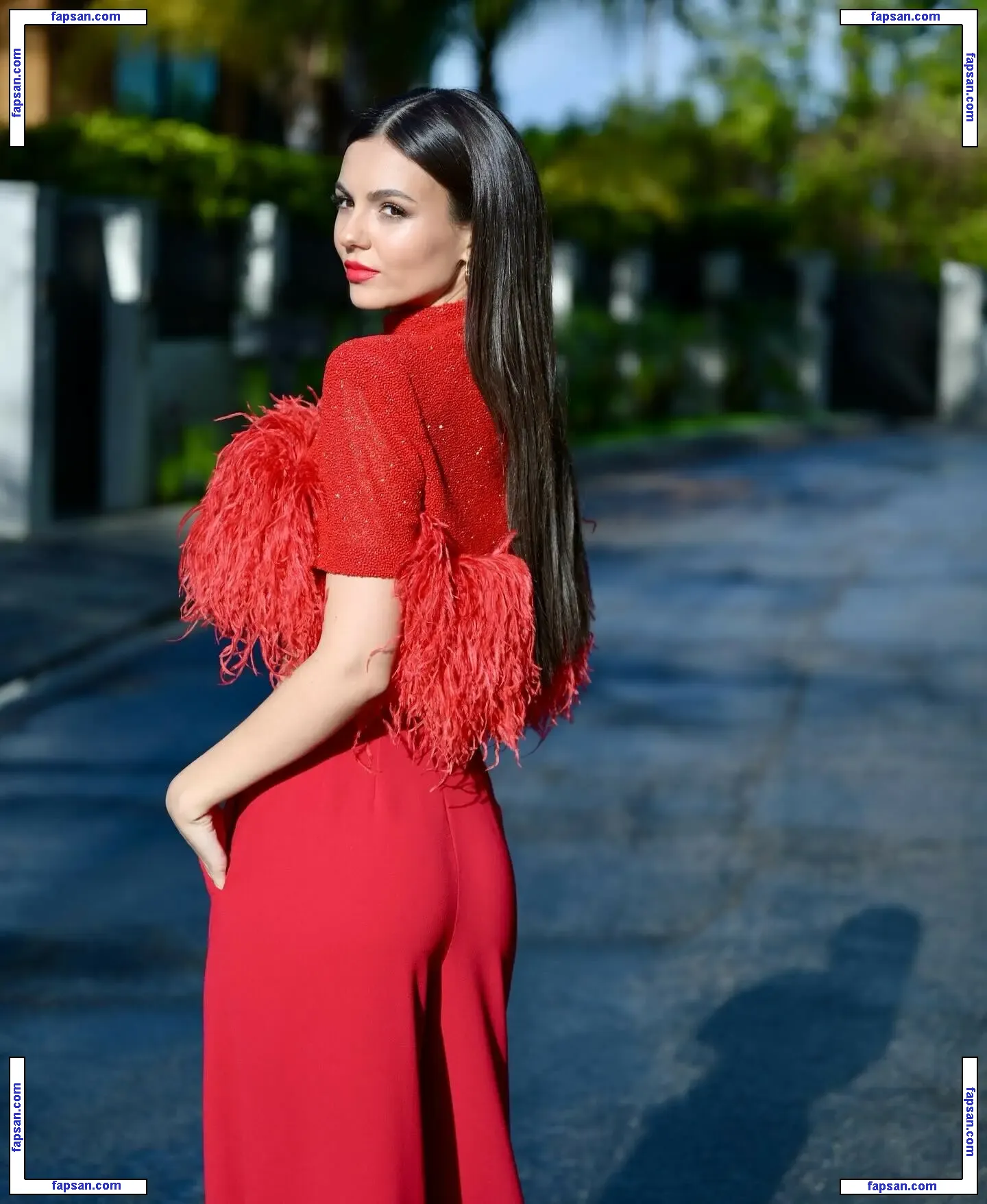 Victoria Justice голая фото #3636 с Онлифанс