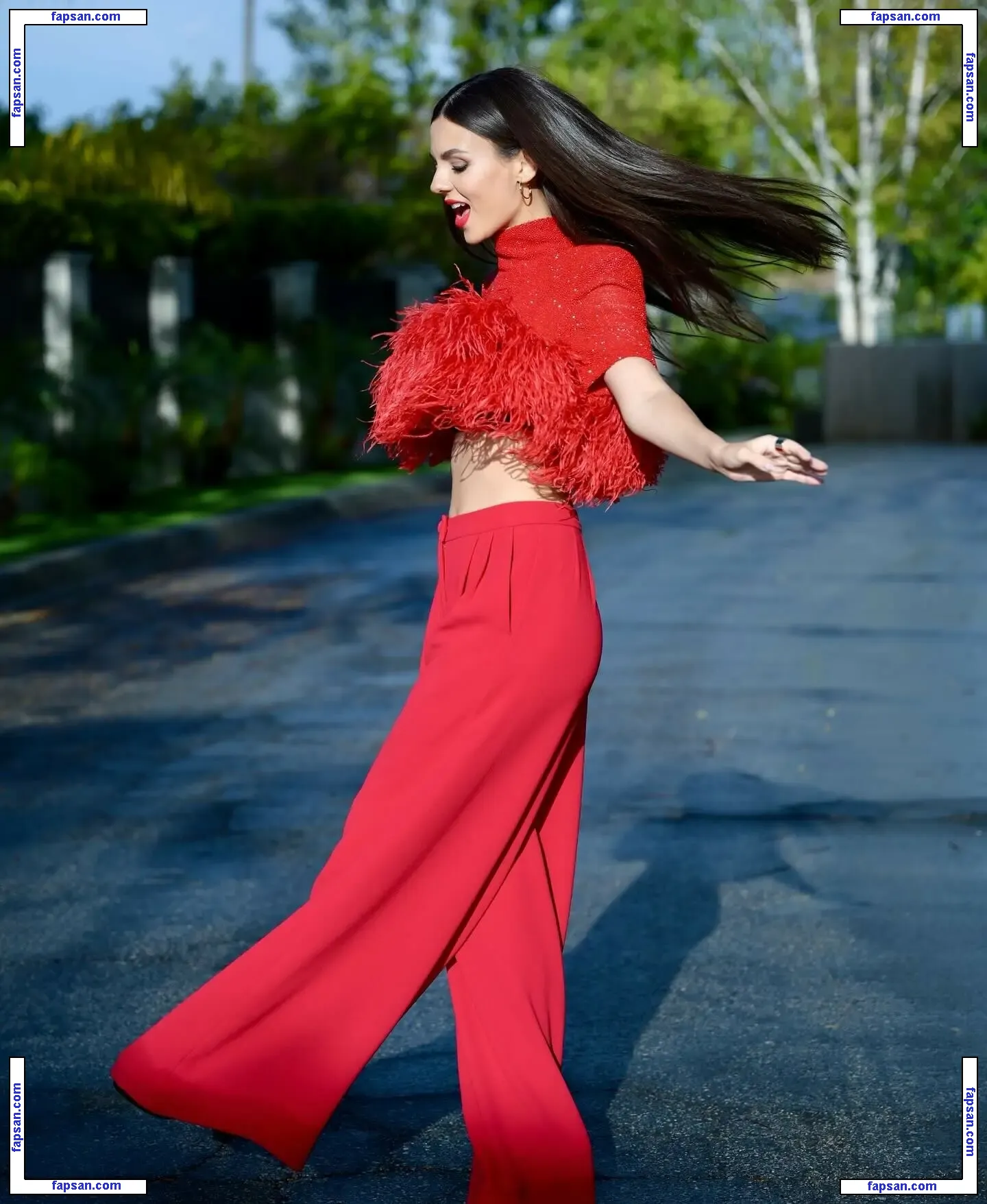 Victoria Justice голая фото #3638 с Онлифанс