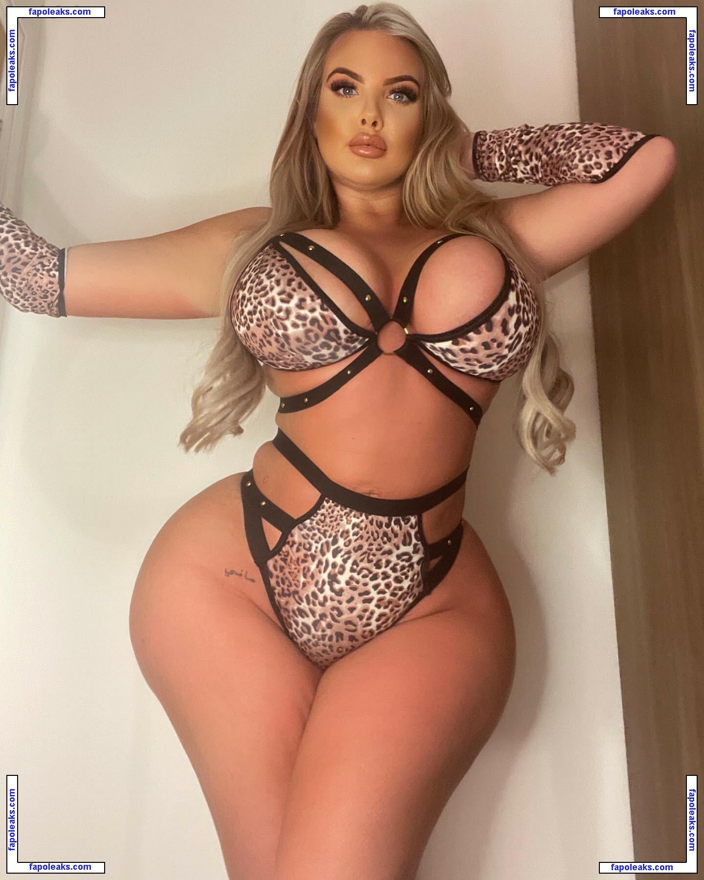 Victoria Lily Sinclair / itsvictoriasinclair / victorialilyx nude photo #0004 from OnlyFans