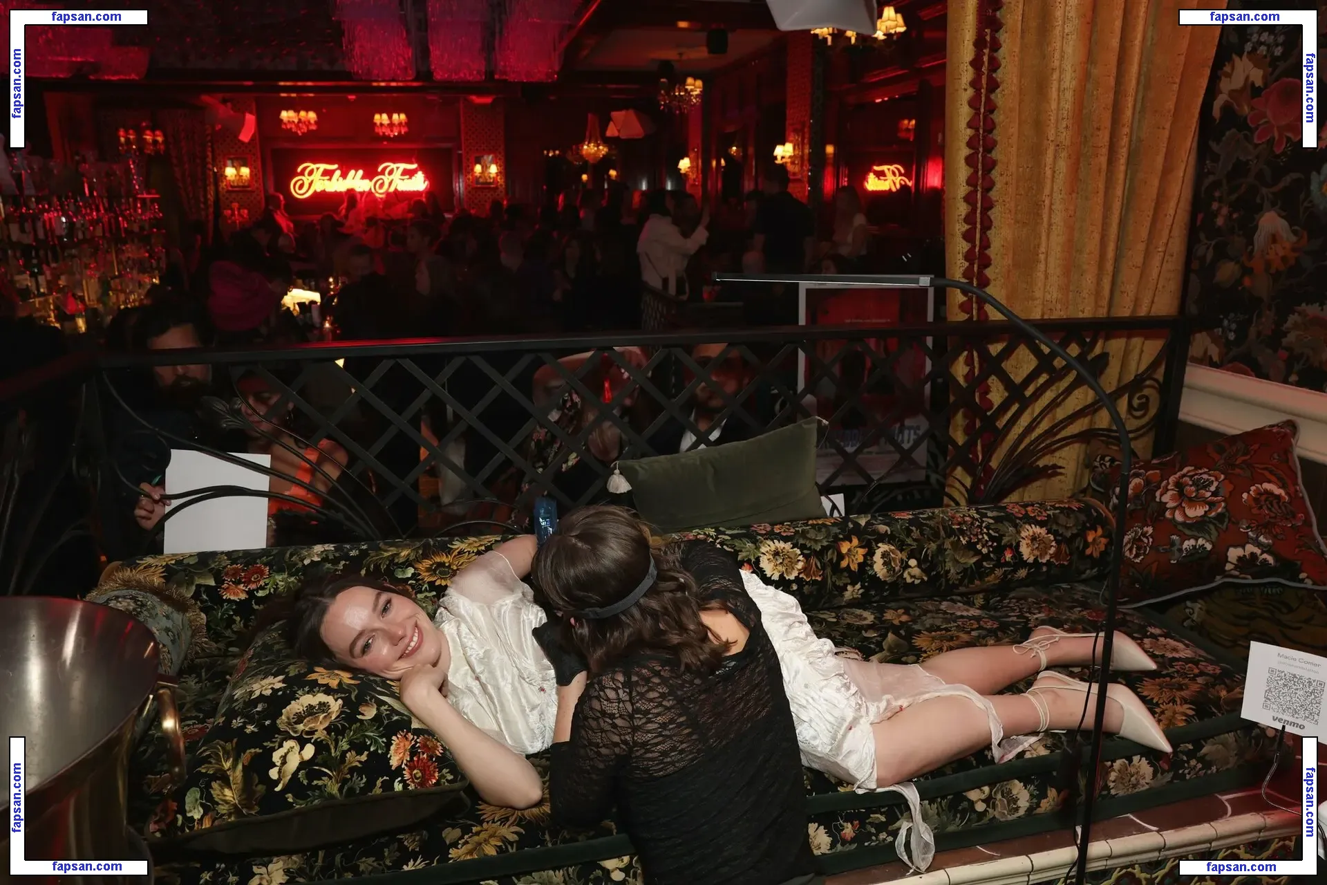 Victoria Pedretti голая фото #0148 с Онлифанс