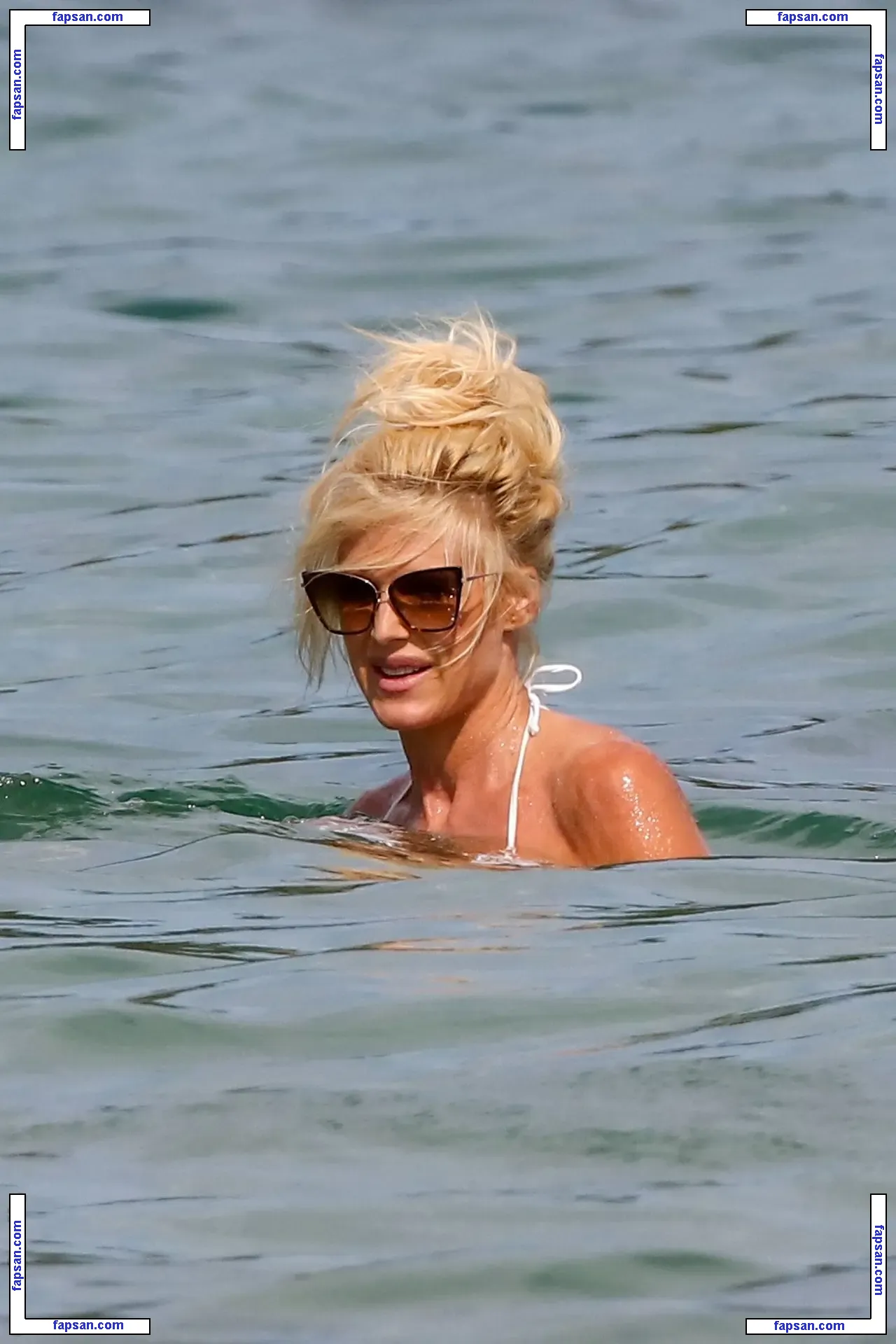 Victoria Silvstedt nude photo #1635 from OnlyFans