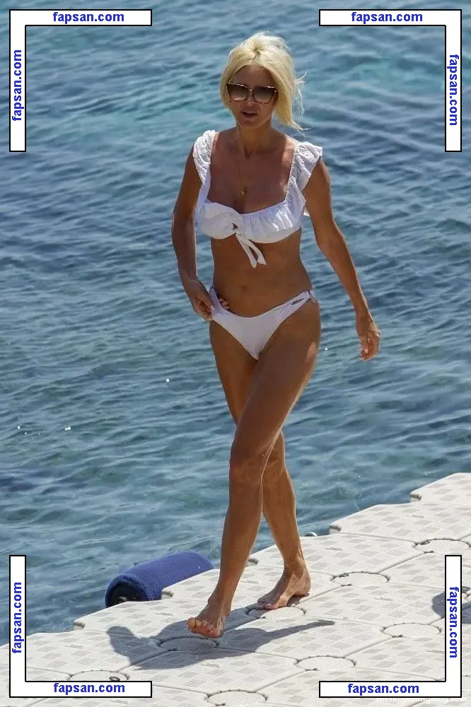 Victoria Silvstedt nude photo #2471 from OnlyFans